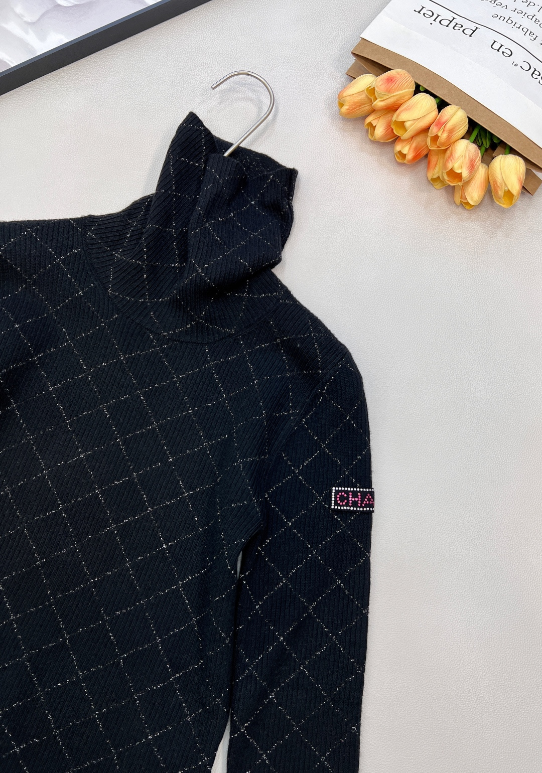 🆕Chanel2025新款高领针织套头毛衣，25coco滑雪🎿系列#定制YB羊毛纱线织造，质感细腻，穿搭