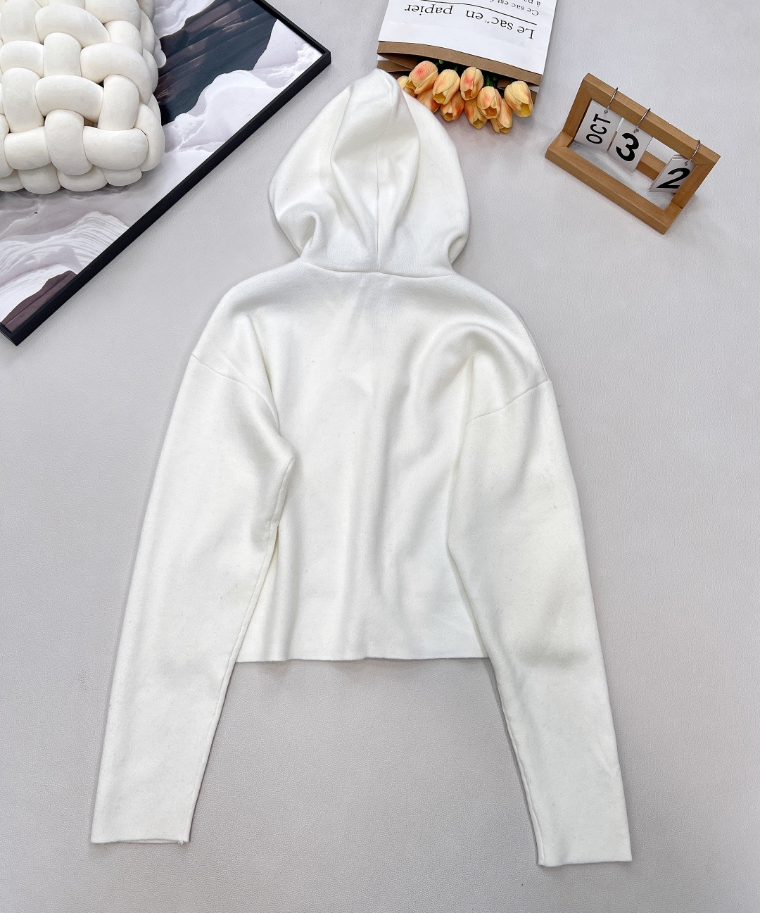 🆕Loewe2025新款连帽拉链针织外套，定制YB羊毛纱线材质，舒适透气，垂顺有型，连帽针织拉链外套裁剪