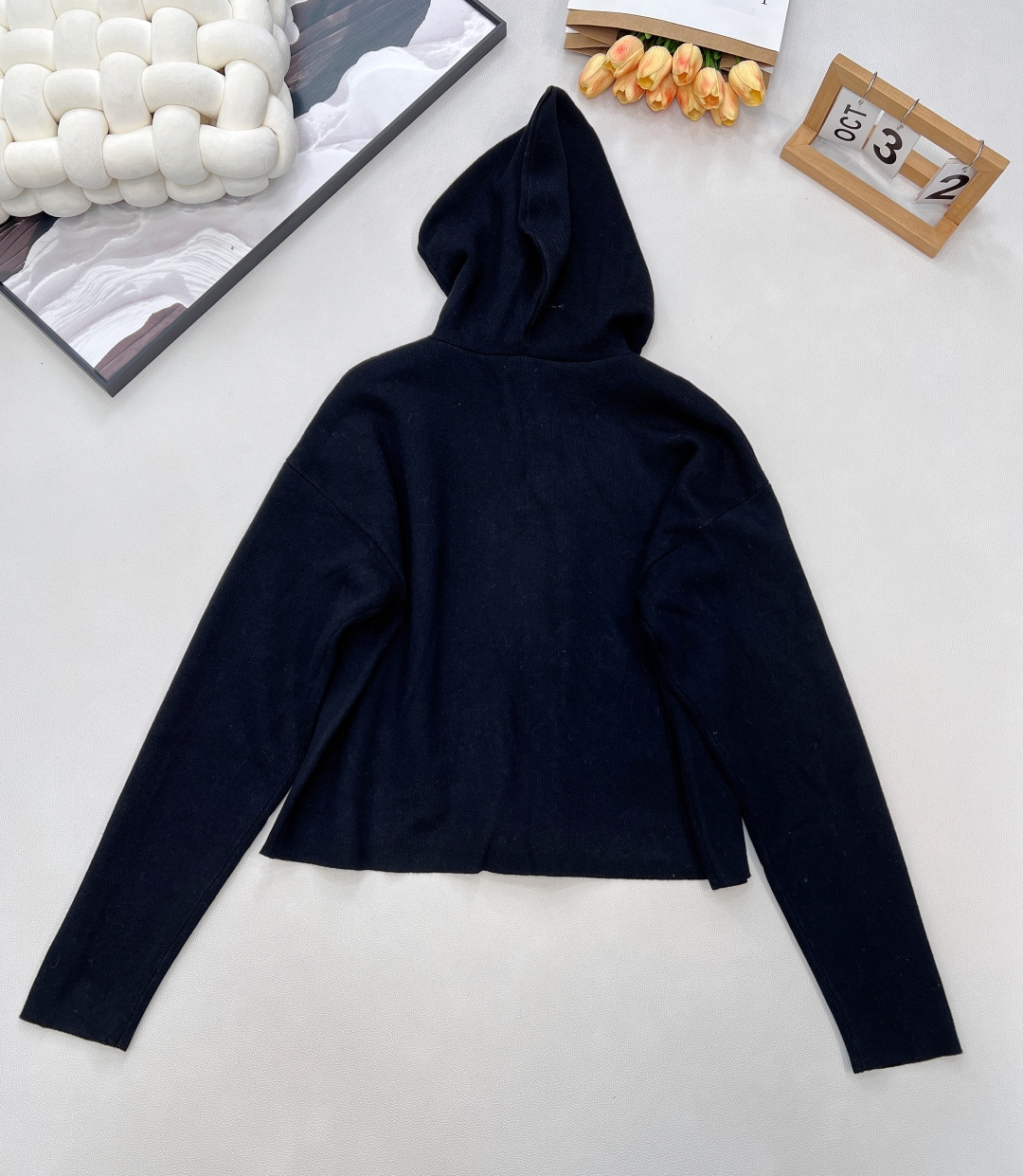 🆕Loewe2025新款连帽拉链针织外套，定制YB羊毛纱线材质，舒适透气，垂顺有型，连帽针织拉链外套裁剪