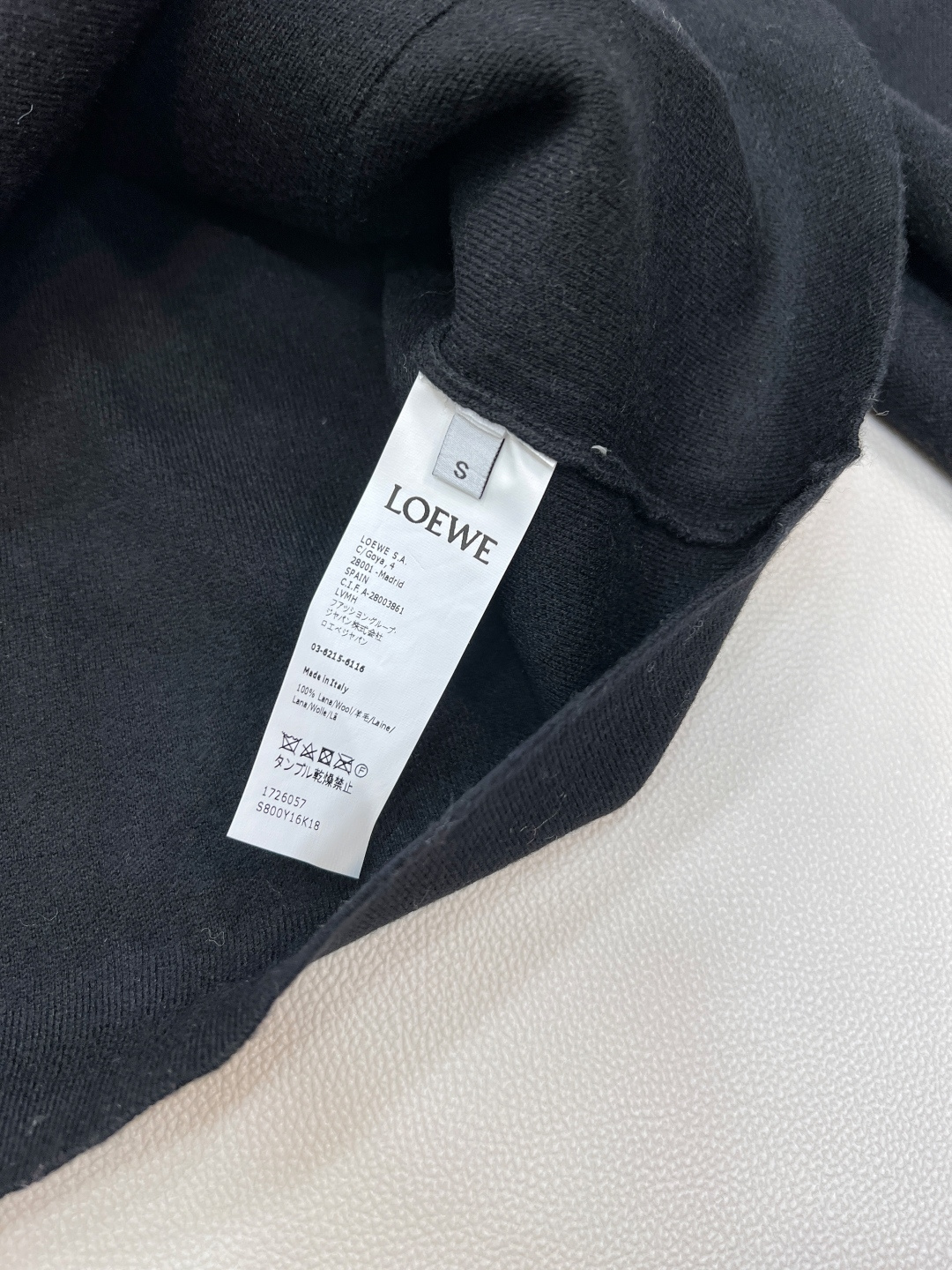 🆕Loewe2025新款连帽拉链针织外套，定制YB羊毛纱线材质，舒适透气，垂顺有型，连帽针织拉链外套裁剪