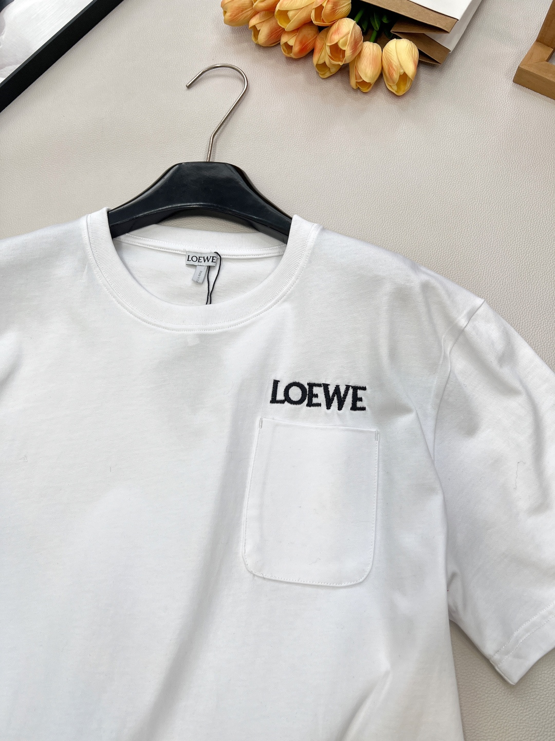 🆕Loewe2025新款口袋徽标圆领𝑇𝑒𝑒，Loew✖️Louis wain联名系列#定制YB原生全棉材
