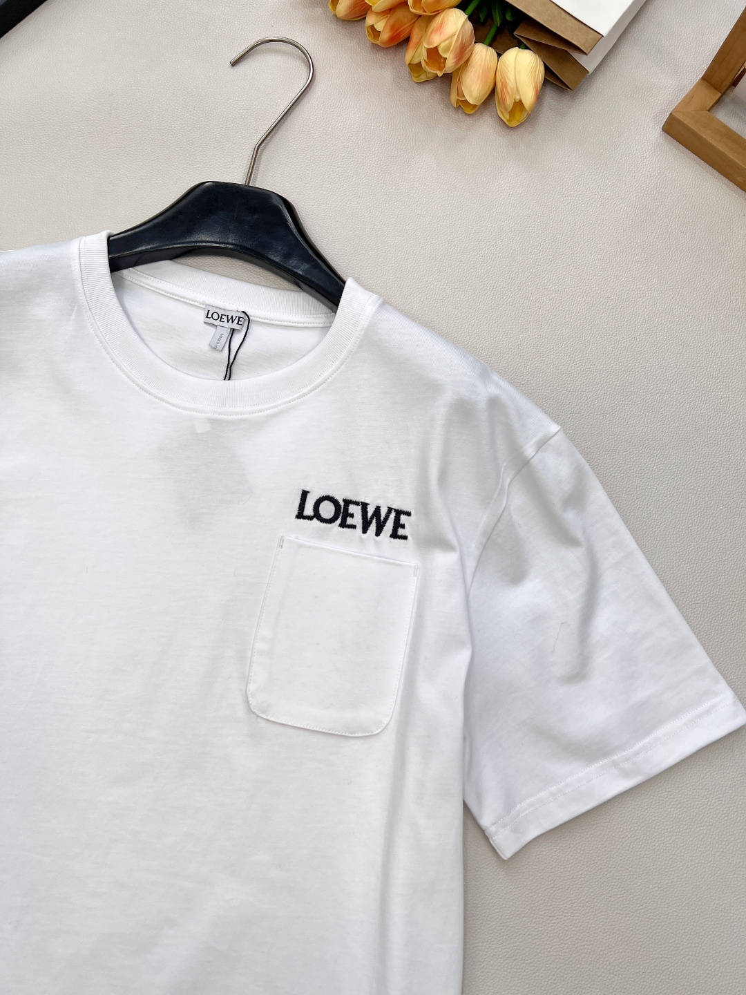 🆕Loewe2025新款口袋徽标圆领𝑇𝑒𝑒，Loew✖️Louis wain联名系列#定制YB原生全棉材