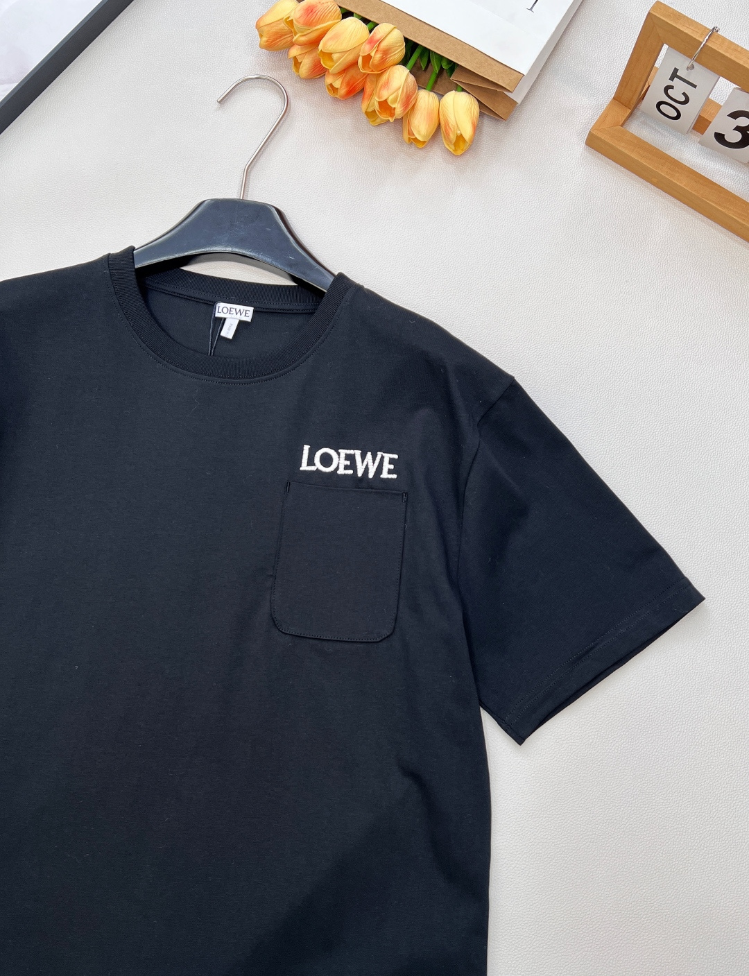 🆕Loewe2025新款口袋徽标圆领𝑇𝑒𝑒，Loew✖️Louis wain联名系列#定制YB原生全棉材