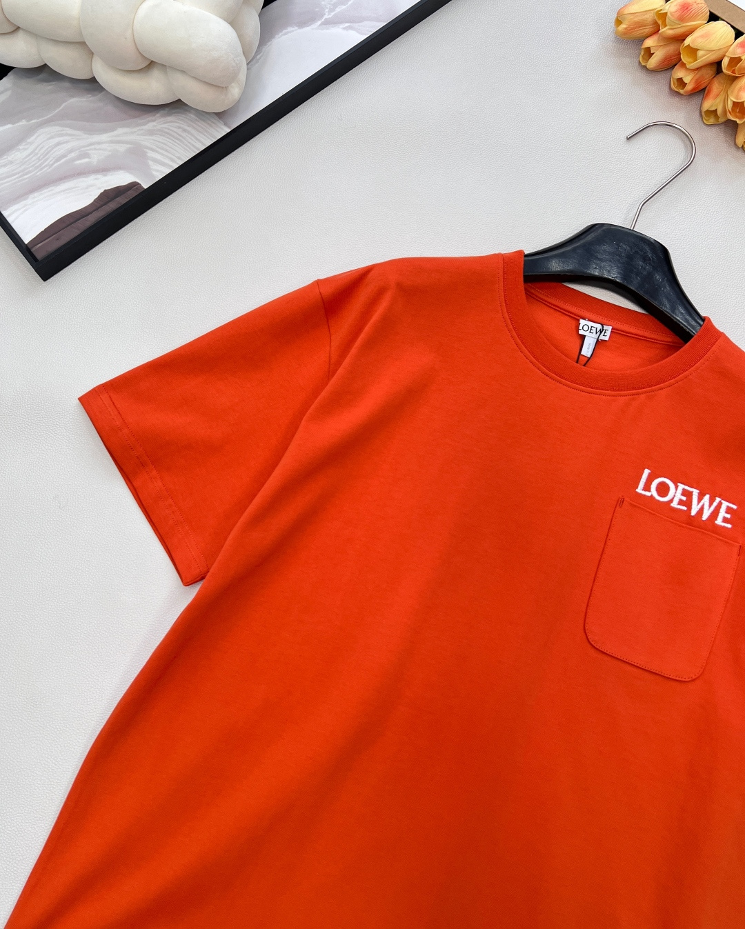 🆕Loewe2025新款口袋徽标圆领𝑇𝑒𝑒，Loew✖️Louis wain联名系列#定制YB原生全棉材