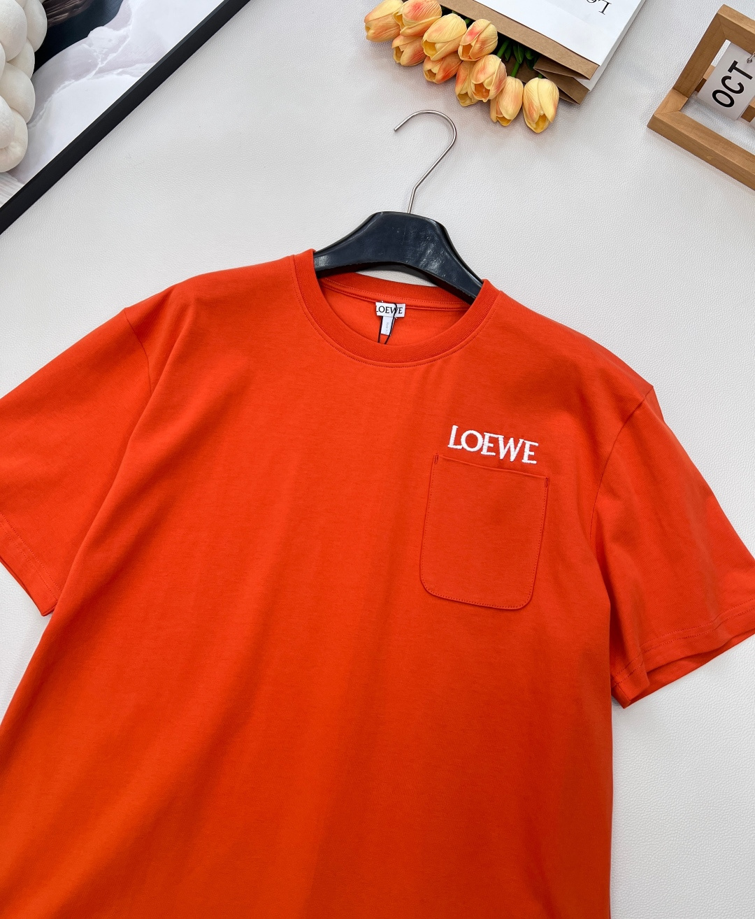 🆕Loewe2025新款口袋徽标圆领𝑇𝑒𝑒，Loew✖️Louis wain联名系列#定制YB原生全棉材