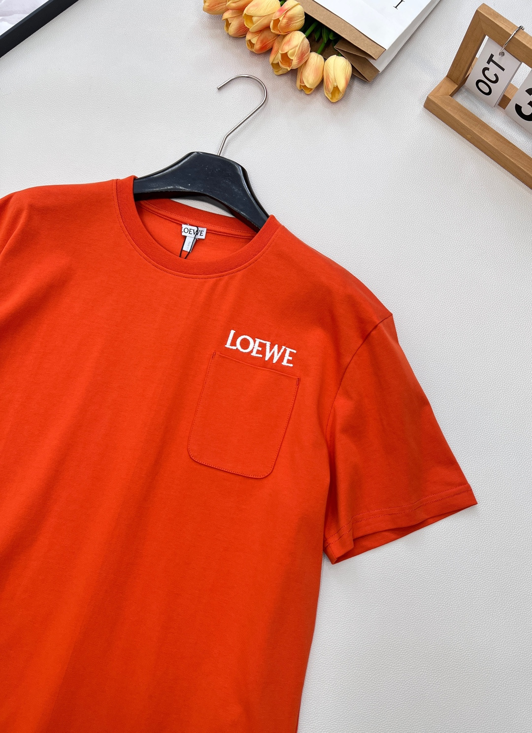 🆕Loewe2025新款口袋徽标圆领𝑇𝑒𝑒，Loew✖️Louis wain联名系列#定制YB原生全棉材