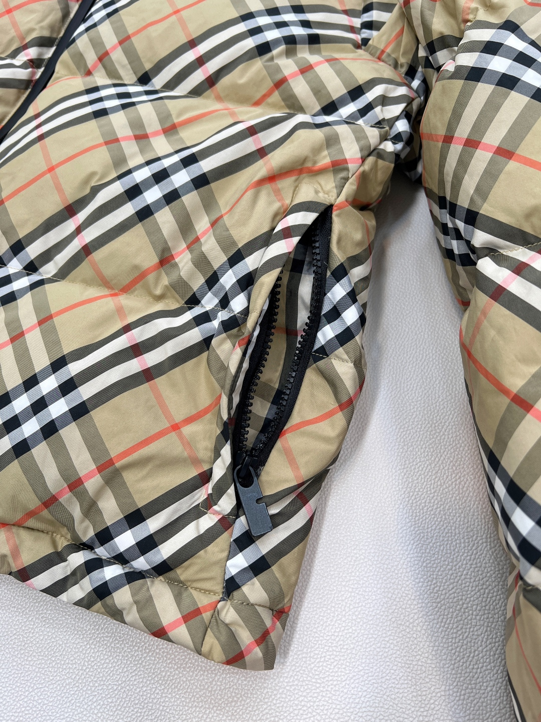 🆕Burberry25Fw秋冬新款拉链立领短款羽绒服外套丨⚠独家yb开发！高版出品！采用短款廓形，对各种