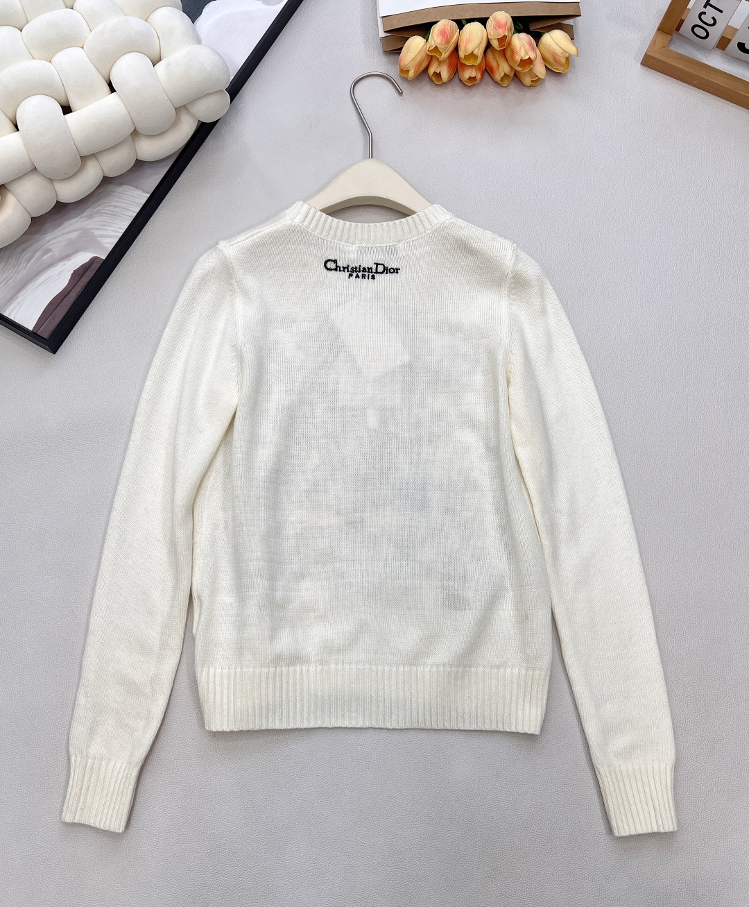 🆕 DIOR 限定巴洛克花园刺绣羊毛羊绒衣油画般梦幻色彩 精致且百搭 迪奥冬日花园系列 以匠心重绎自然灵