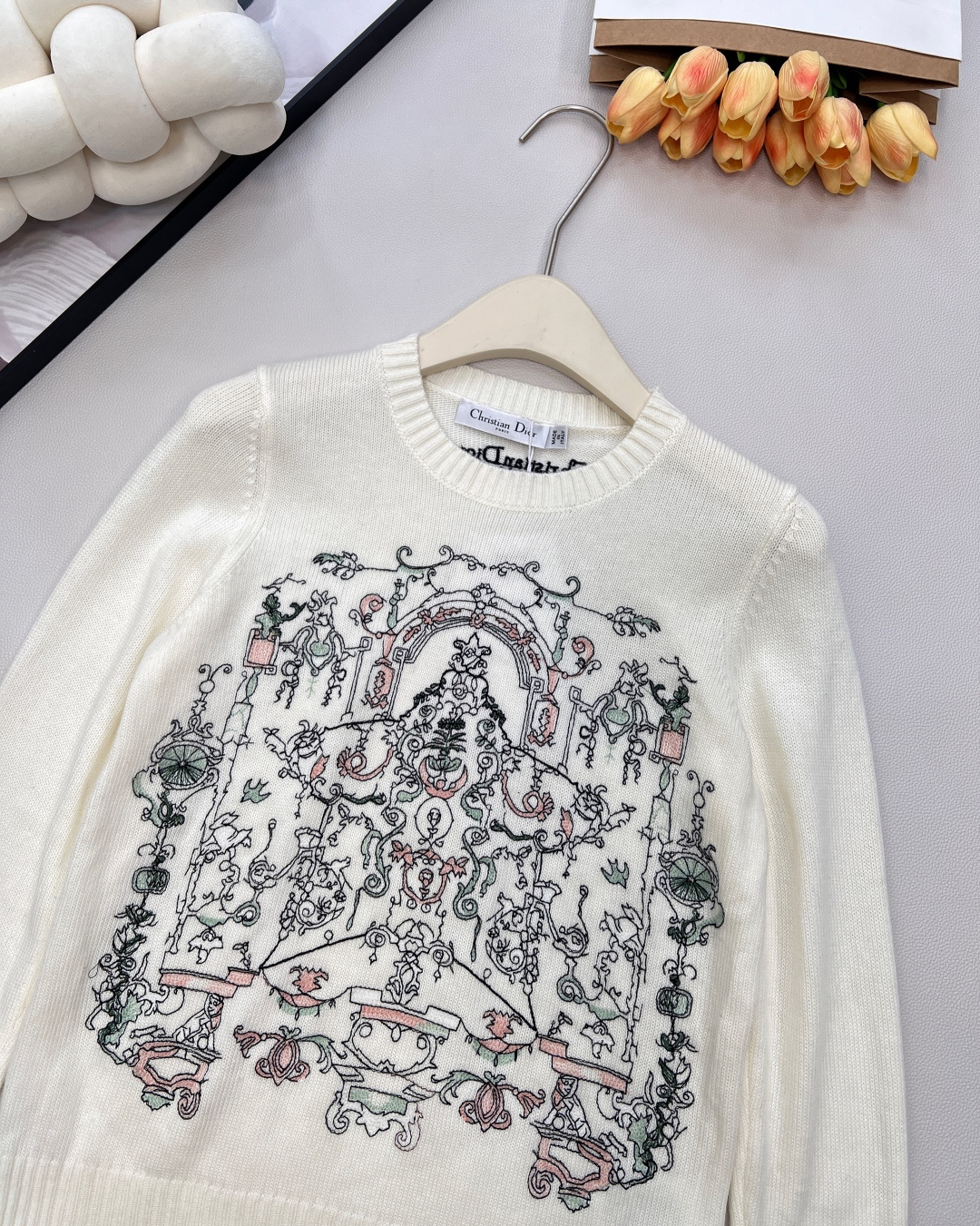 🆕 DIOR 限定巴洛克花园刺绣羊毛羊绒衣油画般梦幻色彩 精致且百搭 迪奥冬日花园系列 以匠心重绎自然灵