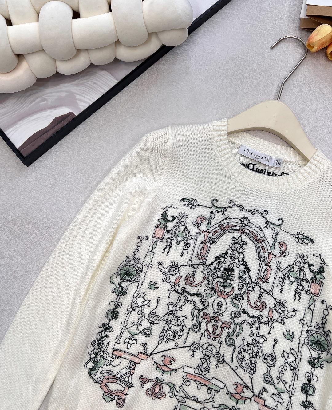 🆕 DIOR 限定巴洛克花园刺绣羊毛羊绒衣油画般梦幻色彩 精致且百搭 迪奥冬日花园系列 以匠心重绎自然灵