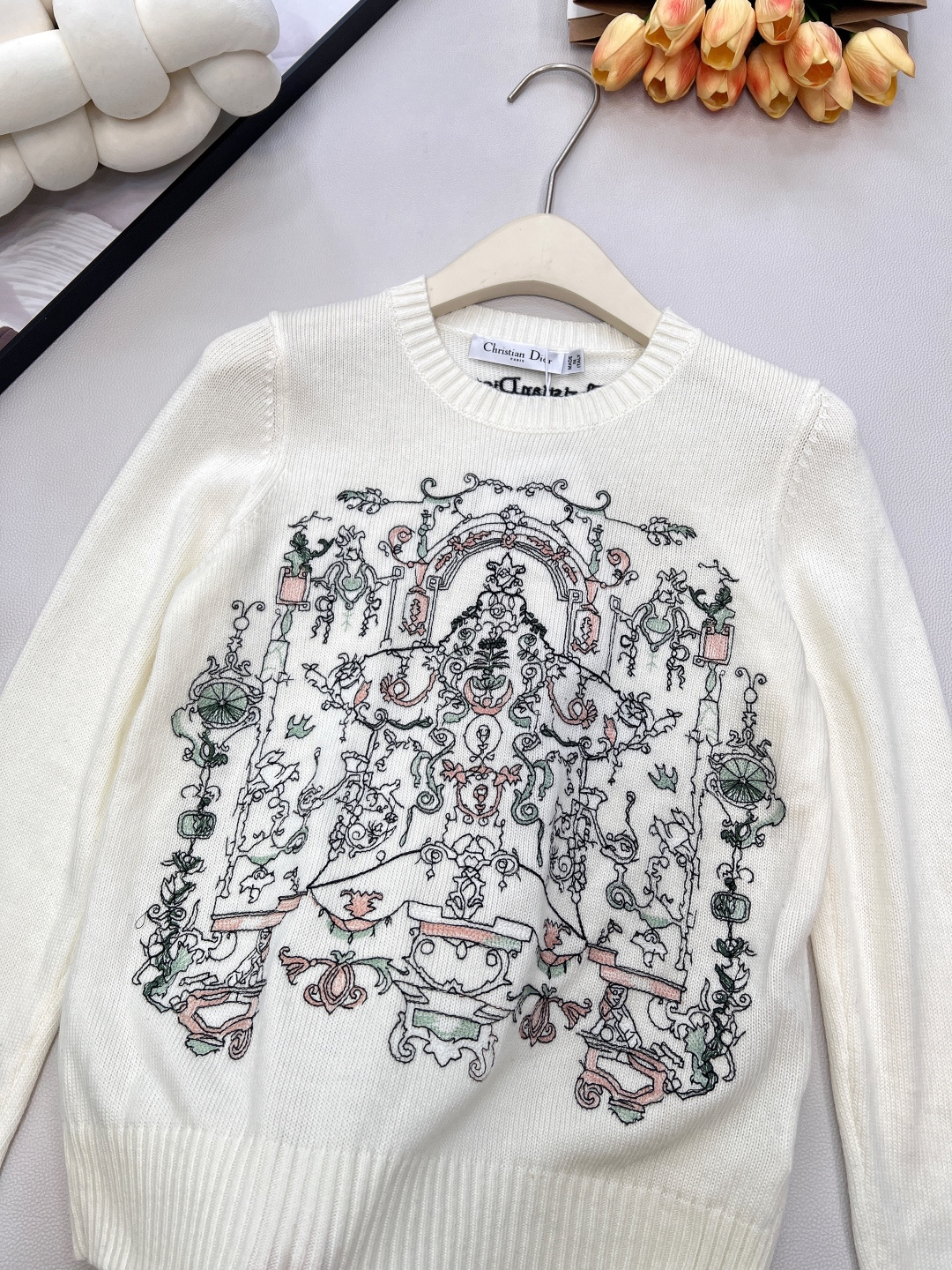 🆕 DIOR 限定巴洛克花园刺绣羊毛羊绒衣油画般梦幻色彩 精致且百搭 迪奥冬日花园系列 以匠心重绎自然灵