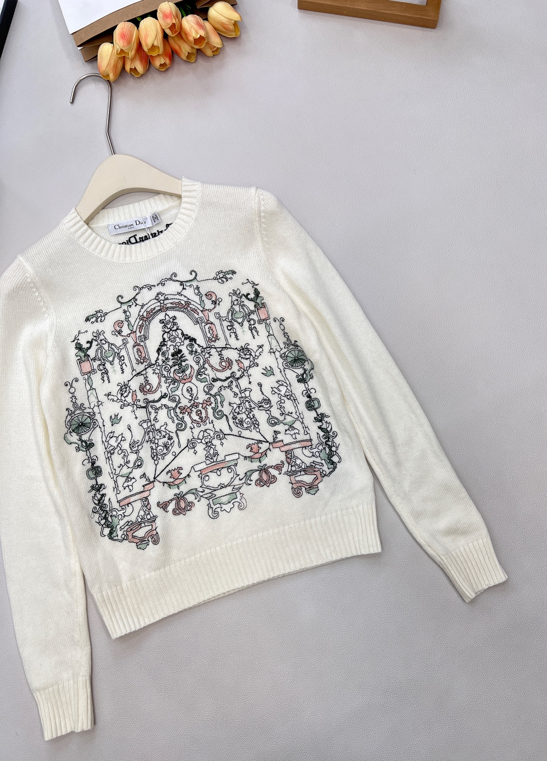 🆕 DIOR 限定巴洛克花园刺绣羊毛羊绒衣油画般梦幻色彩 精致且百搭 迪奥冬日花园系列 以匠心重绎自然灵