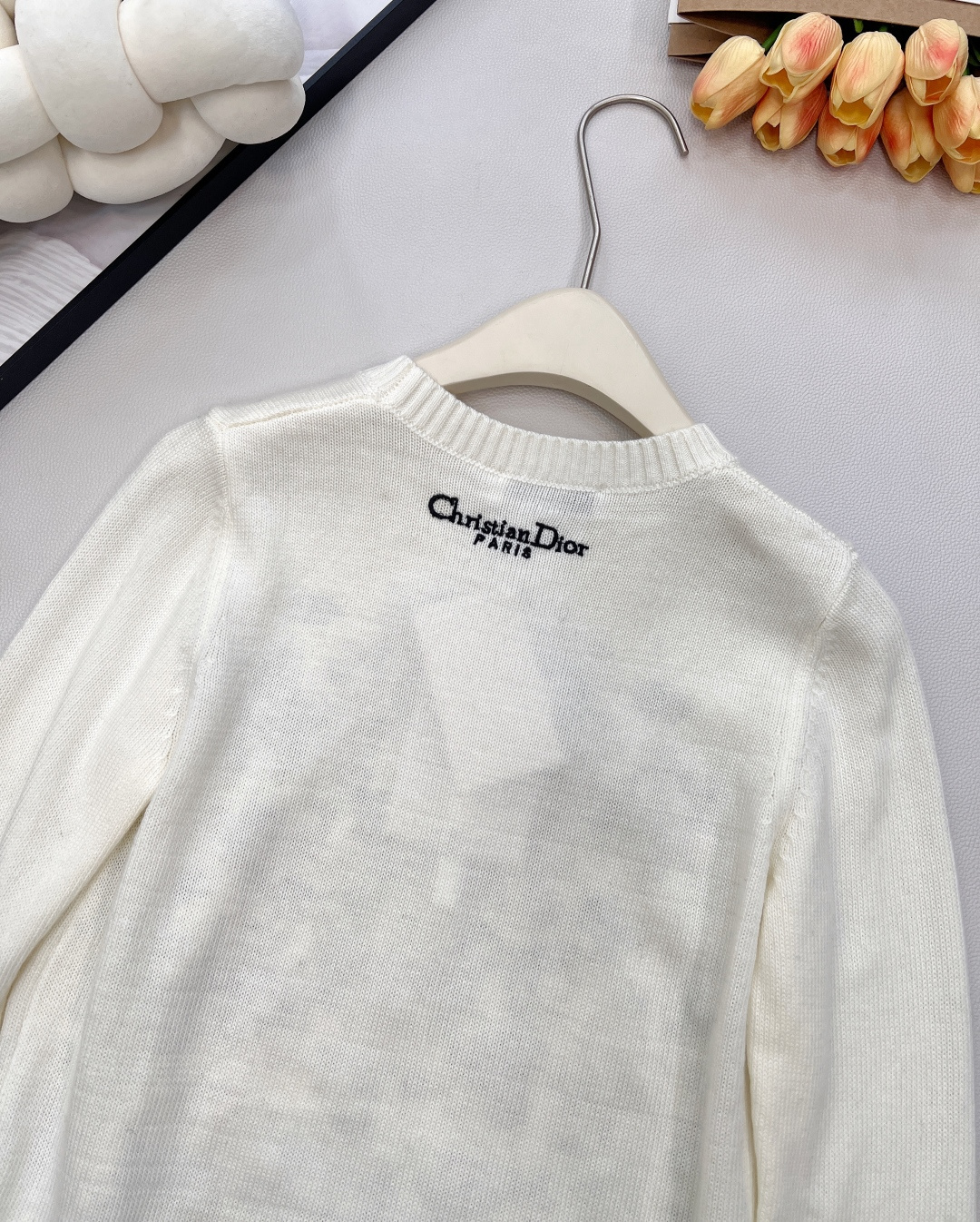 🆕 DIOR 限定巴洛克花园刺绣羊毛羊绒衣油画般梦幻色彩 精致且百搭 迪奥冬日花园系列 以匠心重绎自然灵