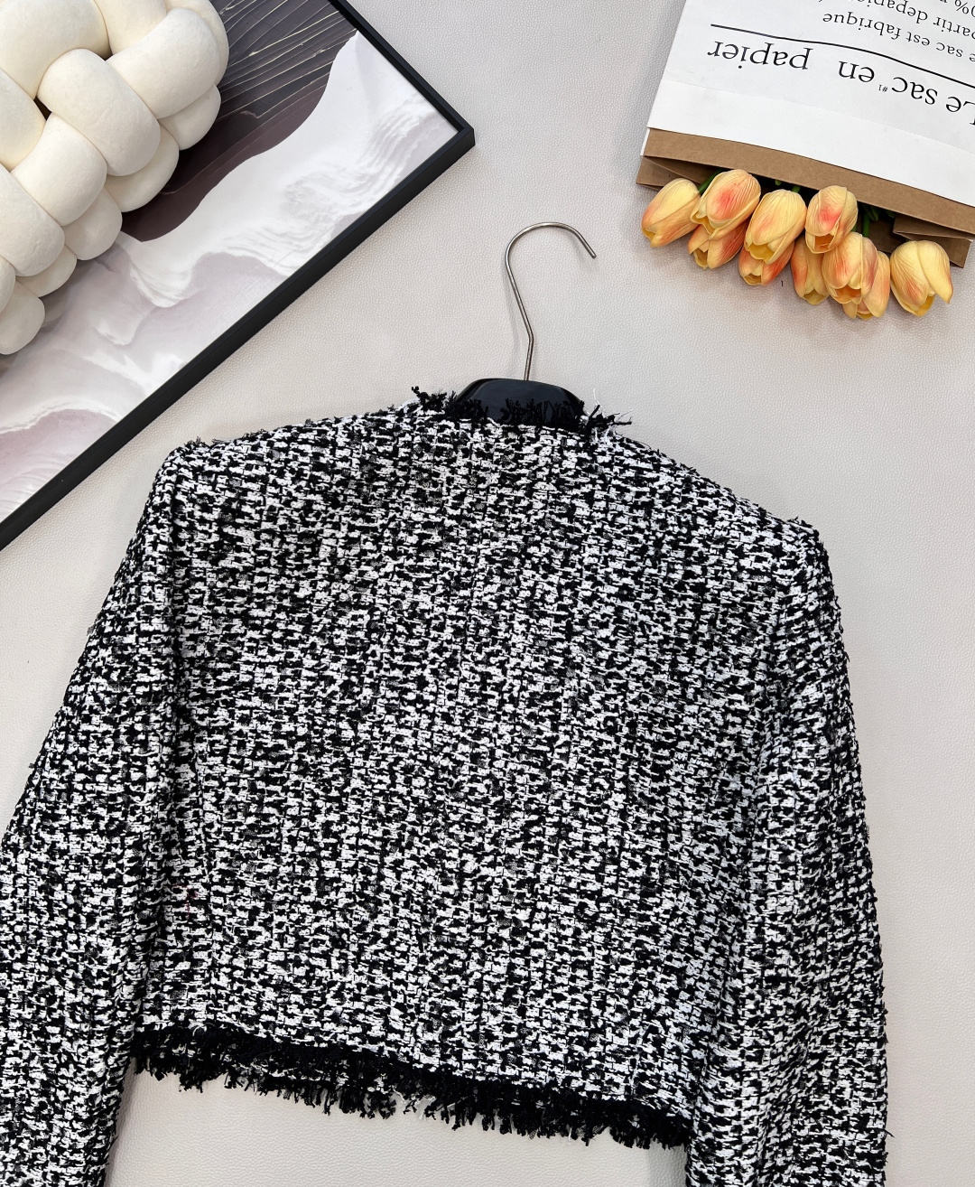 🆕 BALMAIN新款粗纺毛须西装外套，编织的纹理特别好看 很高级 重磅的面料 羊毛纱线编织工艺 大狮子