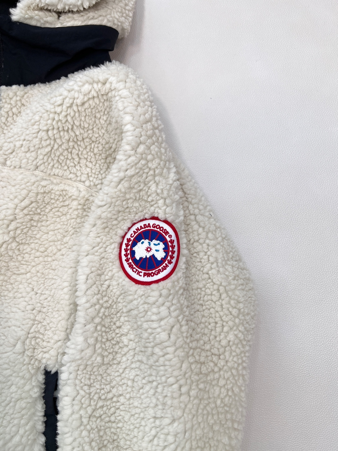 🆕 CANADA GOOSE 加拿大鹅 Simcoe拼接羊羔绒外套连帽毛羔又乖又萌 手臂定制刺绣章仔 既