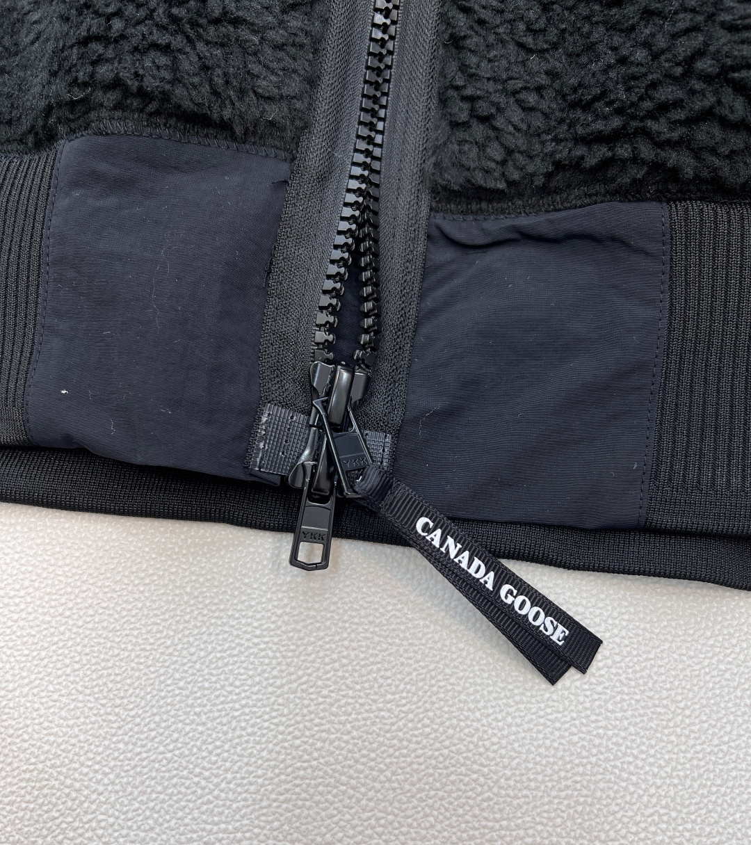 🆕 CANADA GOOSE 加拿大鹅 Simcoe拼接羊羔绒外套连帽毛羔又乖又萌 手臂定制刺绣章仔 既