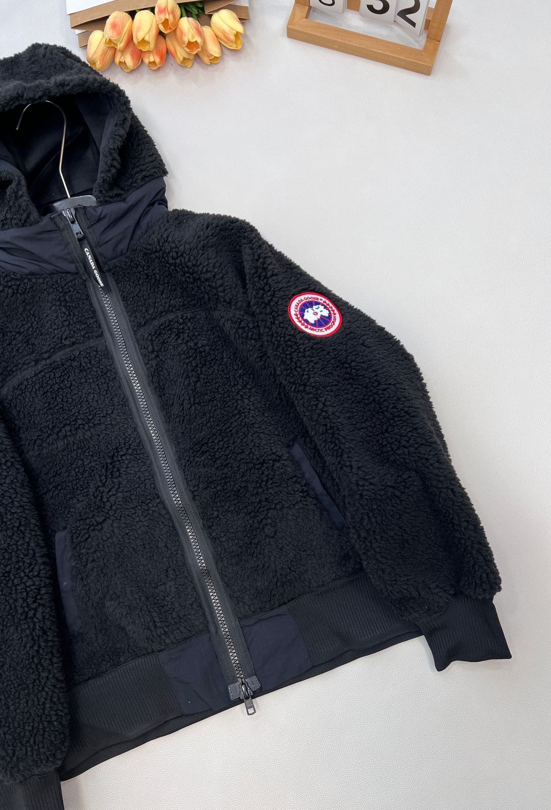 🆕 CANADA GOOSE 加拿大鹅 Simcoe拼接羊羔绒外套连帽毛羔又乖又萌 手臂定制刺绣章仔 既