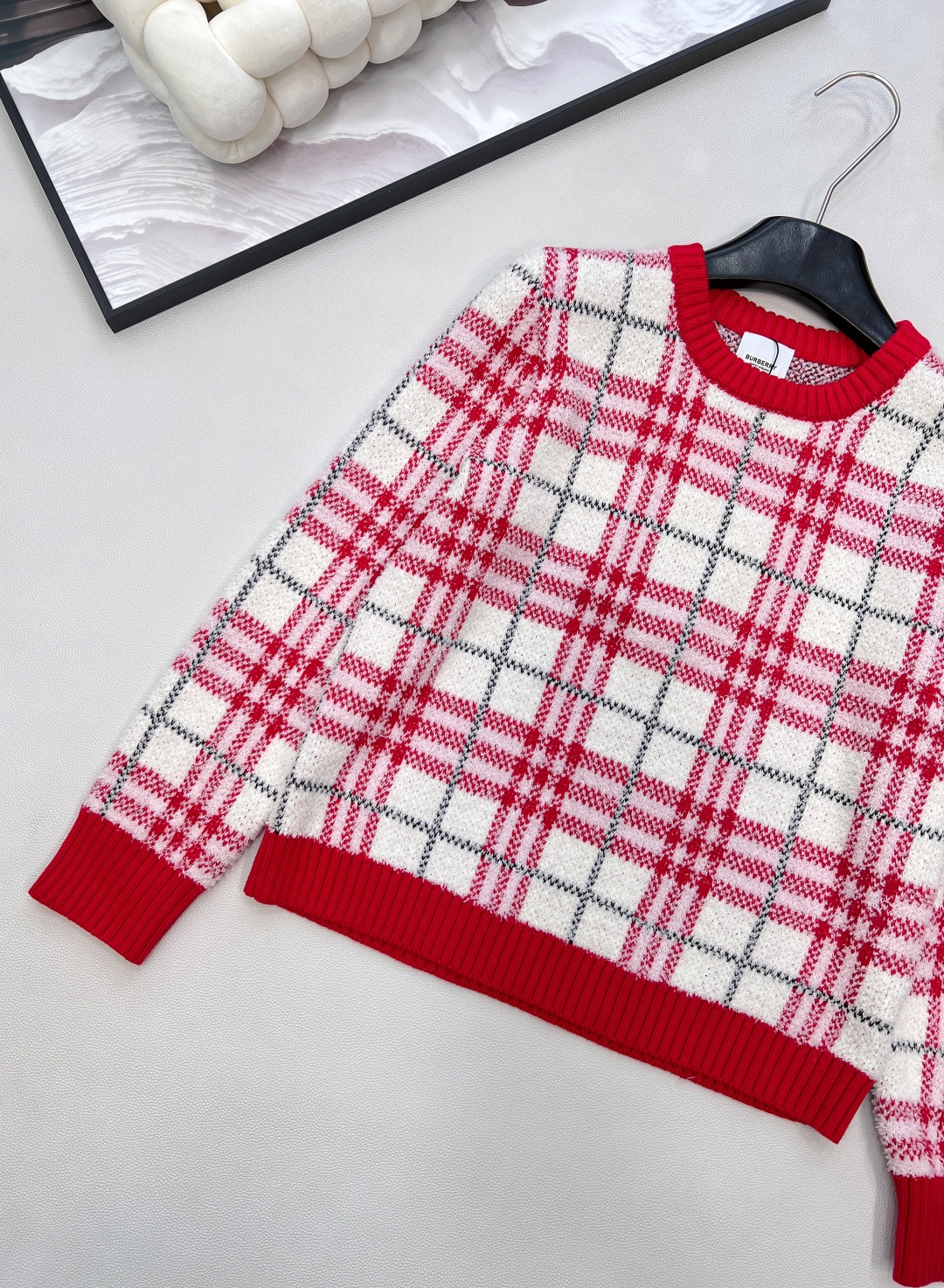 🆕Burberry 2025新款针织圆领针织长袖衫，格纹软糯，松弛感里的高级甜酷，经典格纹撞上软糯针织，