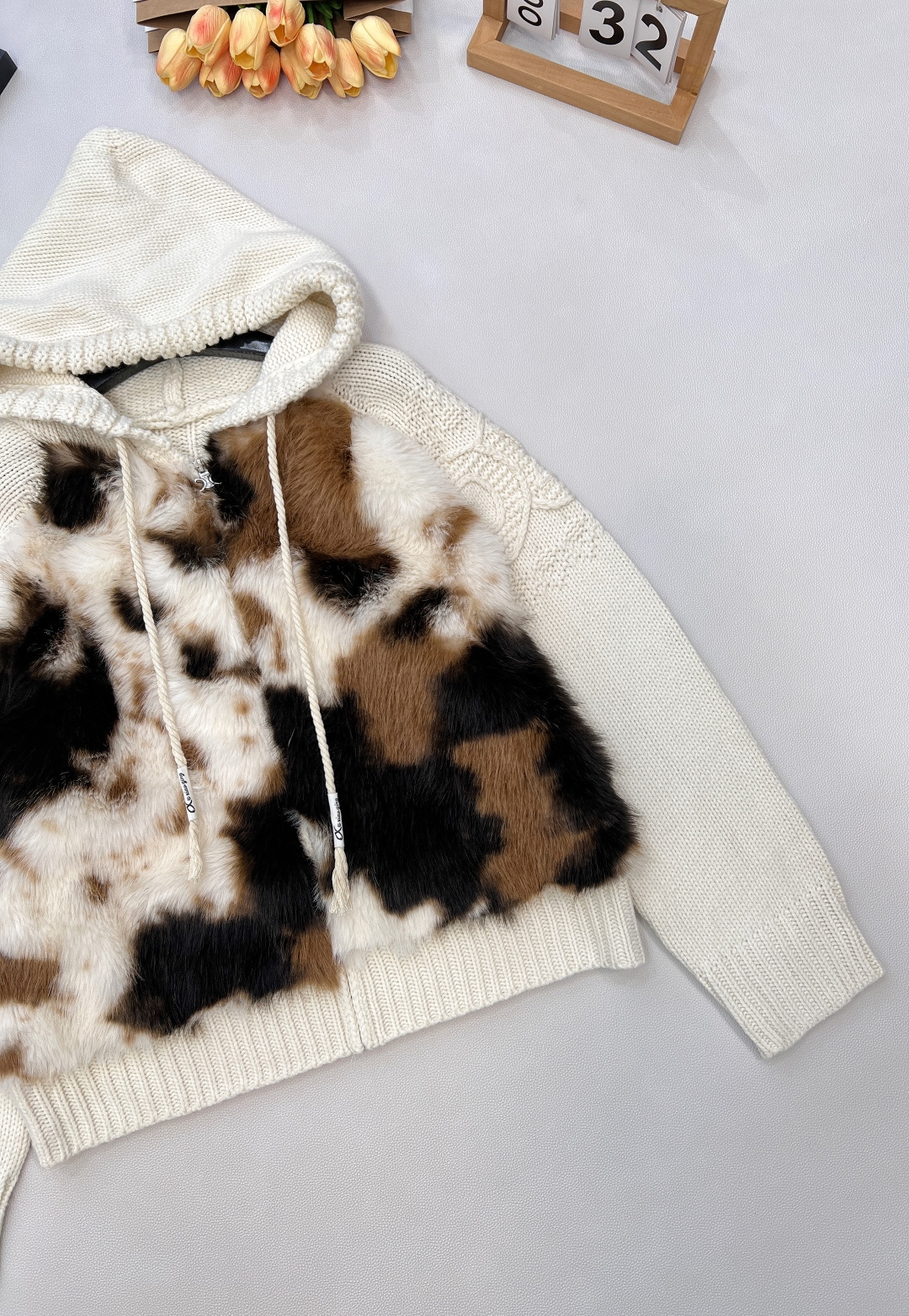 🆕CELINE新款连帽长袖针织衫，皮草拼接针织，奢感与温度的冬日狂想，复古赛琳的极简基因撞上皮草的奢美质