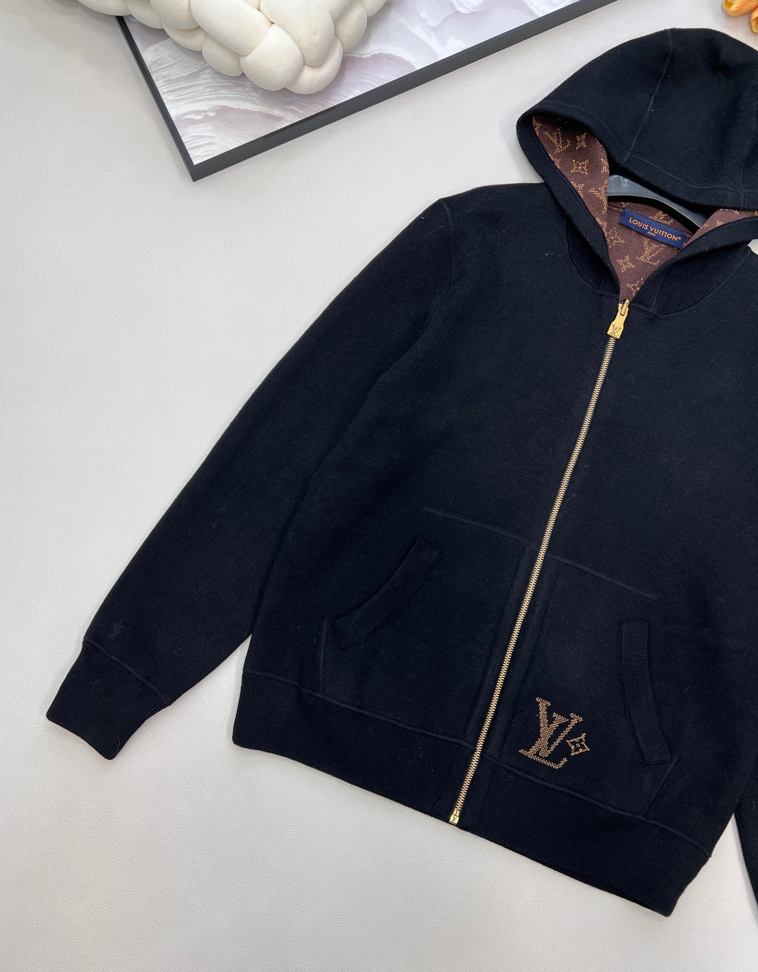 🆕Louis Vuitton25FW秋冬新款 MONOGRAM双面穿连帽开衫，羊毛针织的奢雅双面派，经典