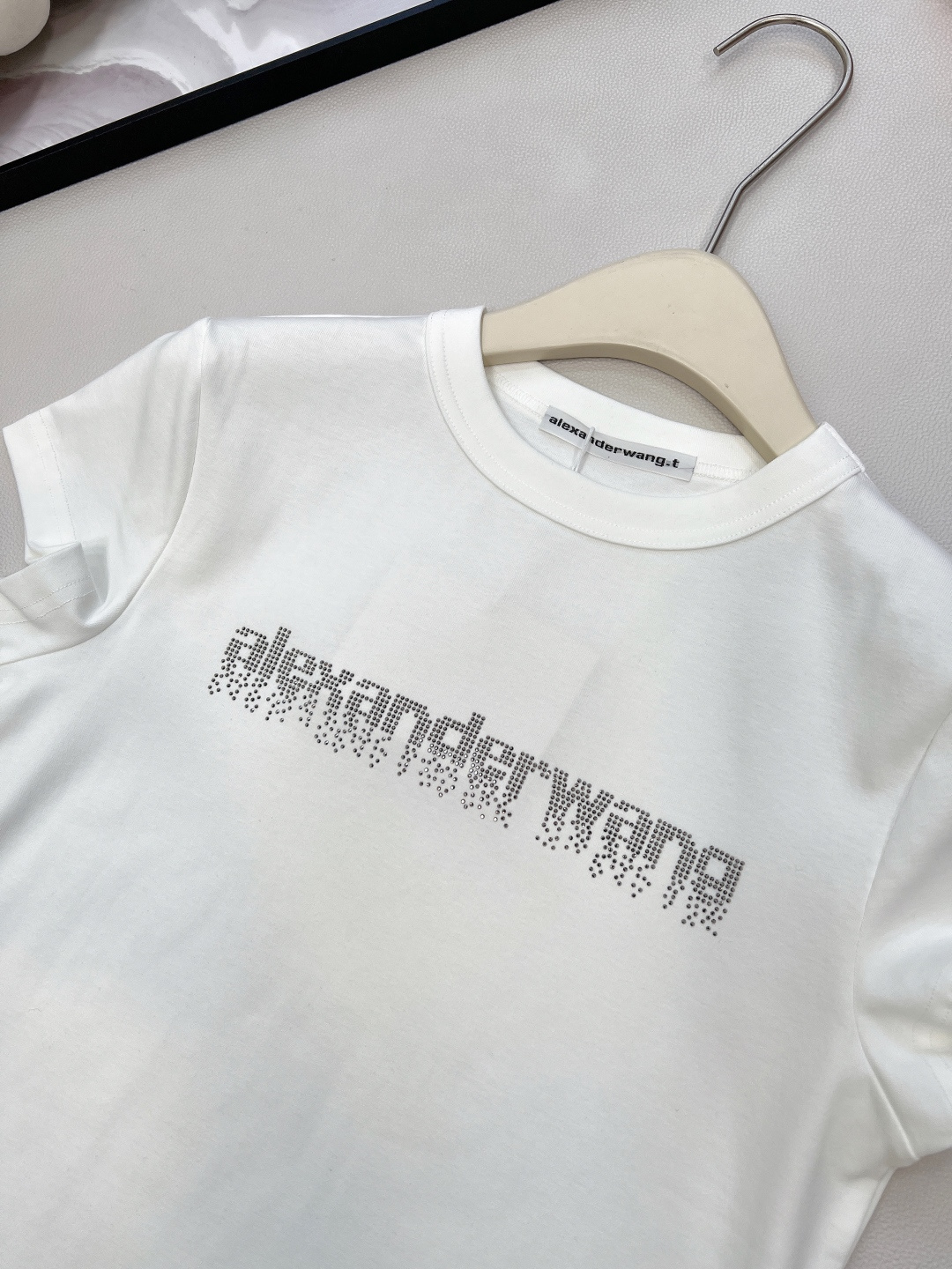 🆕Alexander Wang26SS春夏新款字母烫钻弹力休闲潮流短袖T恤▪️高品质弹力软糯面料，弹力很