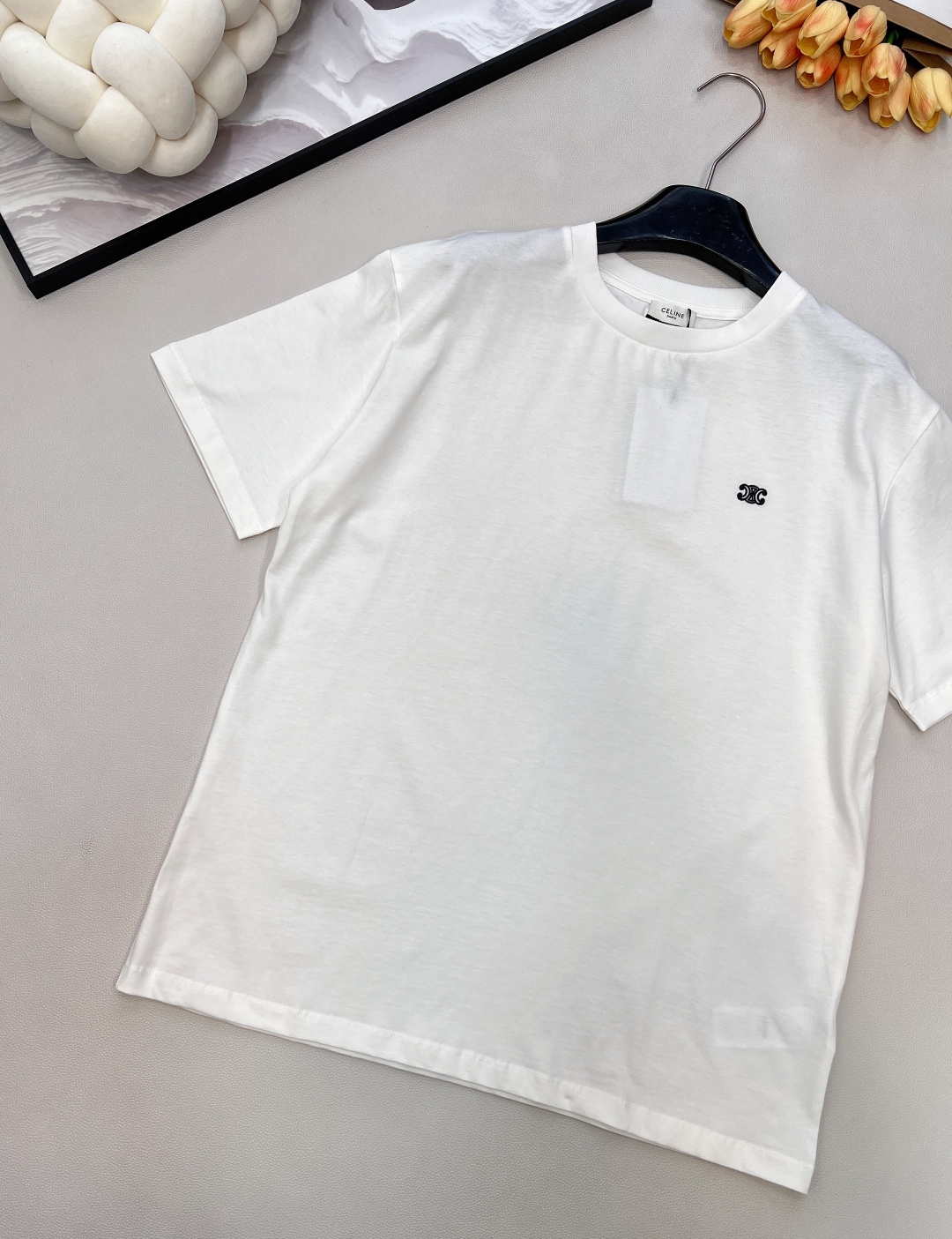 🆕CELINE26春夏新款CE凯旋门刺绣经典休闲宽松短袖T恤 超多明星同款！▪️定制YB原生全棉材质，透