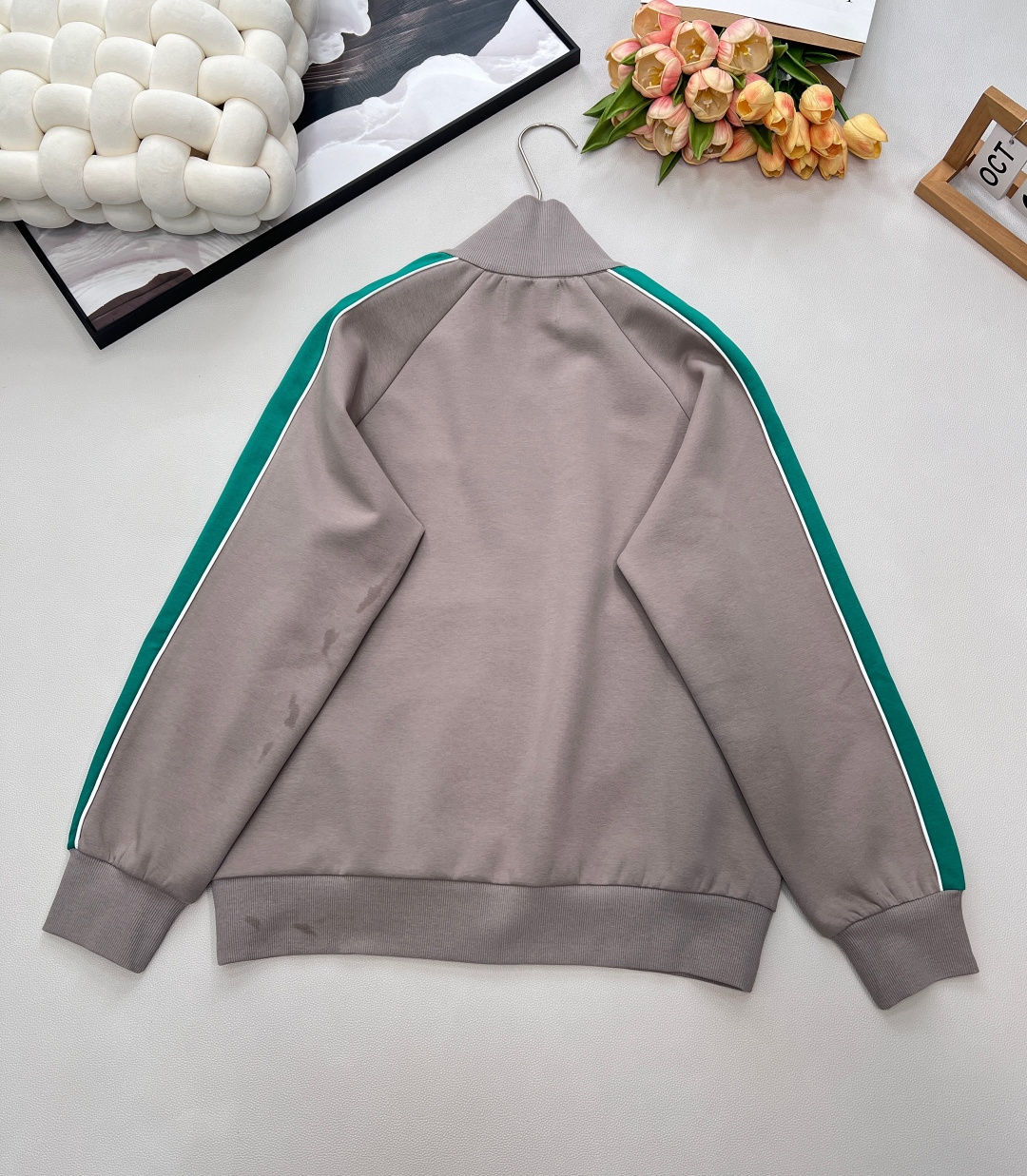 🆕Miumiu2025新款立领织带休闲外套，定制YB斜纹全棉材质，舒适细腻，穿搭有型，立领拉链外套版型，