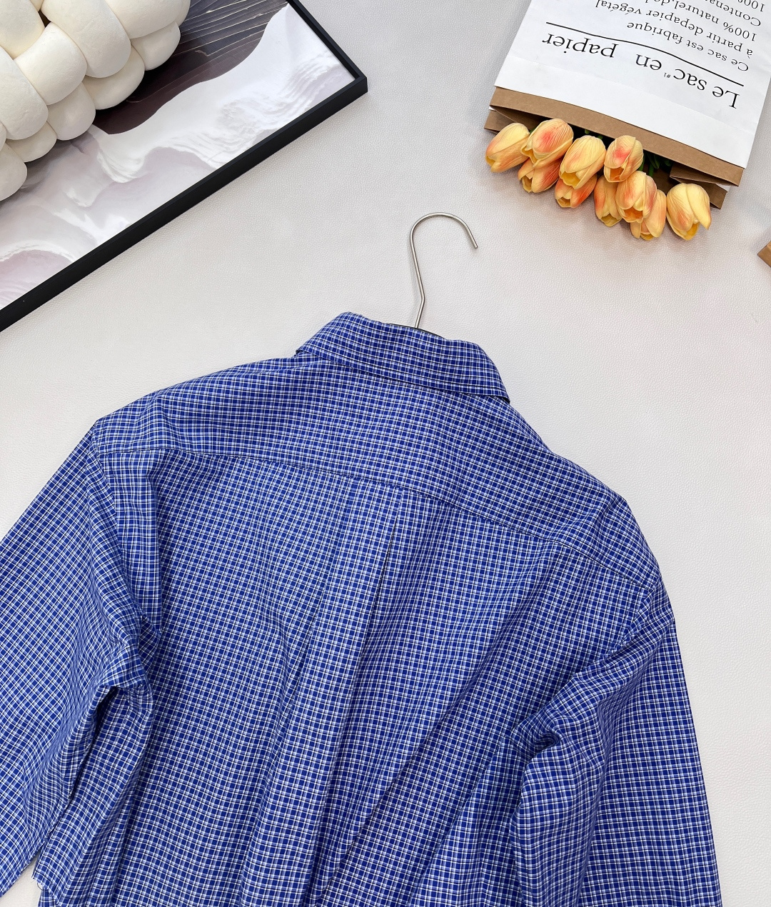 🆕MiuMiu早秋新款微标刺绣短款格纹长袖衬衫丨⚠独家yb开发！高版出品！胸口的品牌微标刺绣低调又有辨识