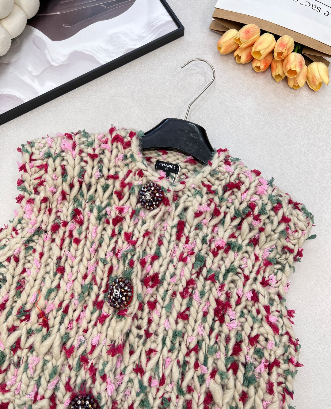 🆕Chanel25Fw秋冬新款复古粗针三粒扣背心马甲丨⚠独家高版出品！以米调为底，糅合绯红、柔粉、浅绿等