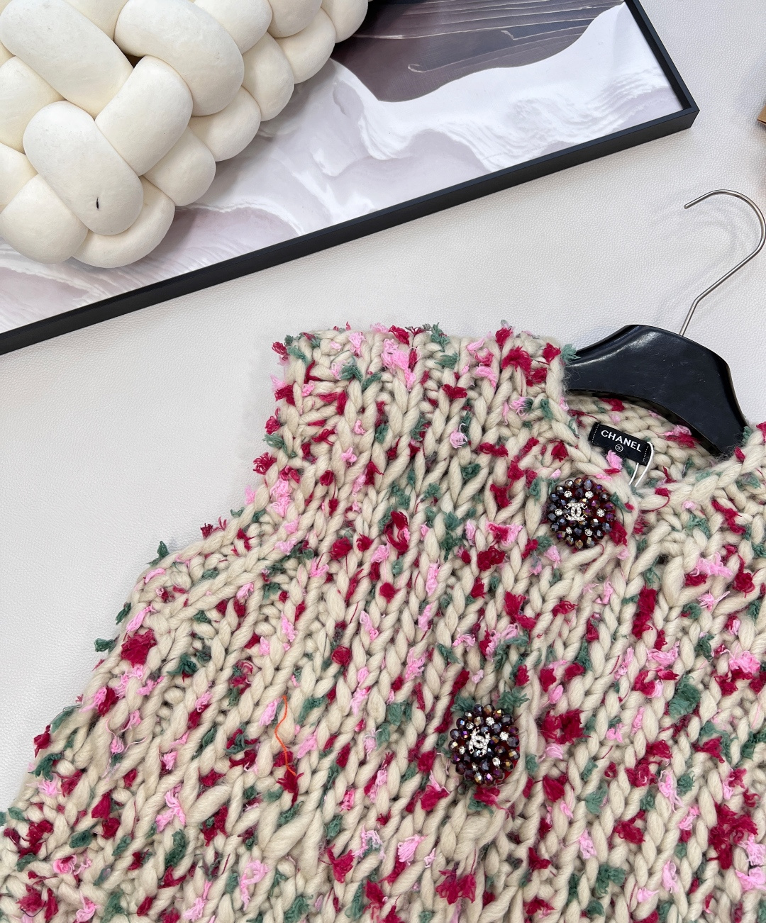 🆕Chanel25Fw秋冬新款复古粗针三粒扣背心马甲丨⚠独家高版出品！以米调为底，糅合绯红、柔粉、浅绿等
