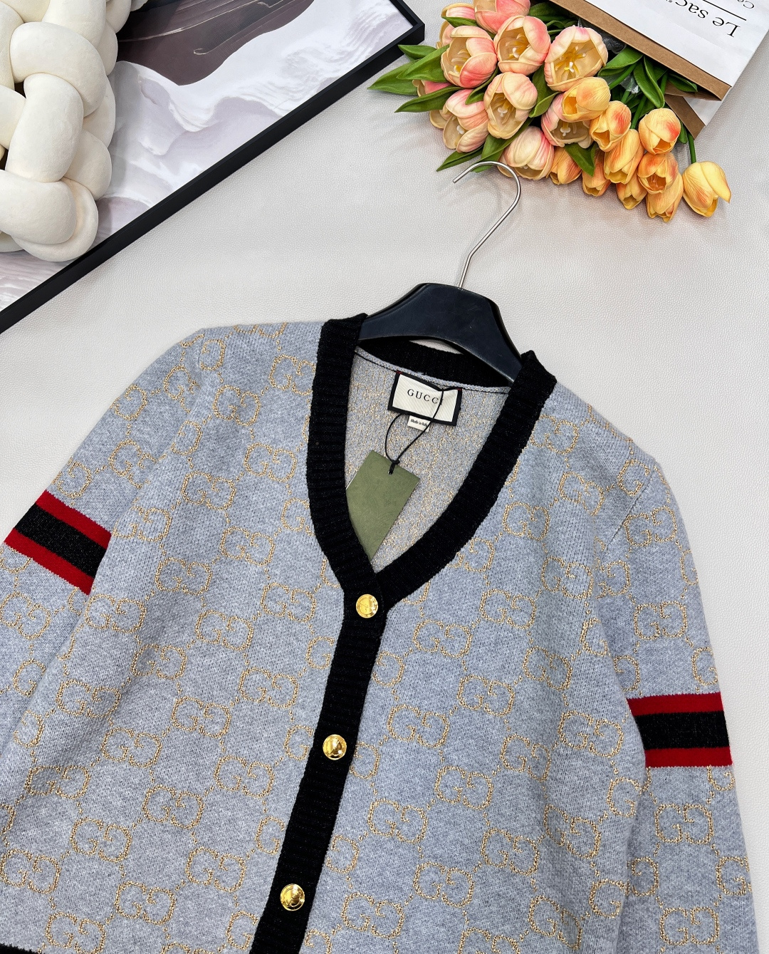 🆕 Gucci 撞色金丝双G V领针织开衫✨德国一体挂机工艺、独家采用进口意大利金丝，柔软亲肤。给你奢侈