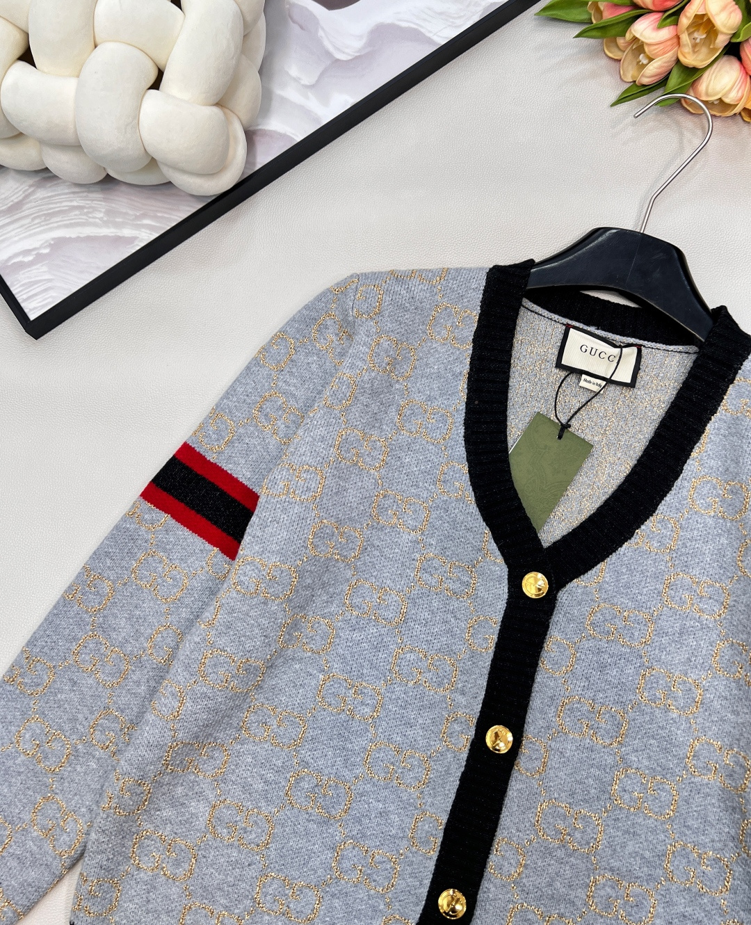 🆕 Gucci 撞色金丝双G V领针织开衫✨德国一体挂机工艺、独家采用进口意大利金丝，柔软亲肤。给你奢侈