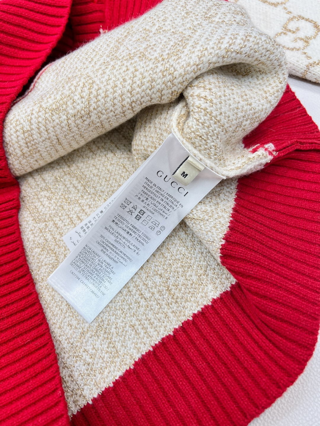 🆕 Gucci 撞色金丝双G V领针织开衫✨德国一体挂机工艺、独家采用进口意大利金丝，柔软亲肤。给你奢侈
