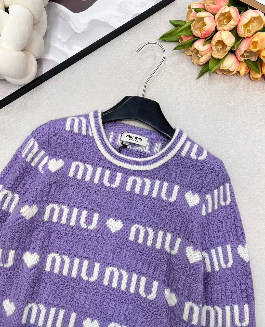 🆕MiuMiu 💗爱心字母长袖针织衫，一眼就相中了 真是太甜 太少女心了！整件采用了羊毛混纺🦙面料！手感
