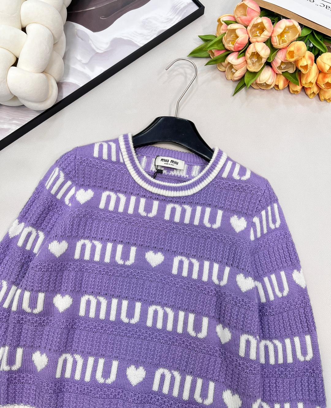 🆕MiuMiu 💗爱心字母长袖针织衫，一眼就相中了 真是太甜 太少女心了！整件采用了羊毛混纺🦙面料！手感