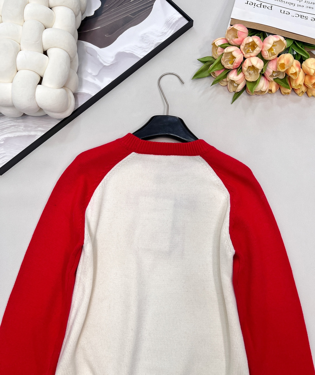 🆕 CHANEL 拼色立体提花logo羊毛针织衫正中间立体logo提花 休闲百搭气质小香风针织上衣！与颜