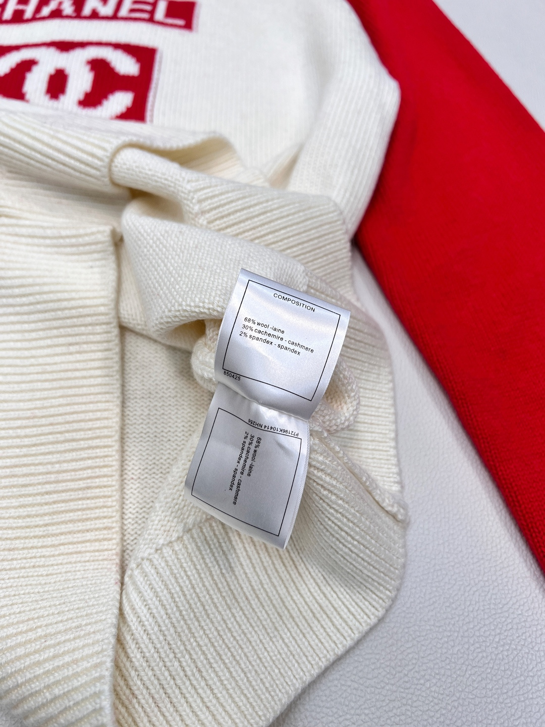 🆕 CHANEL 拼色立体提花logo羊毛针织衫正中间立体logo提花 休闲百搭气质小香风针织上衣！与颜