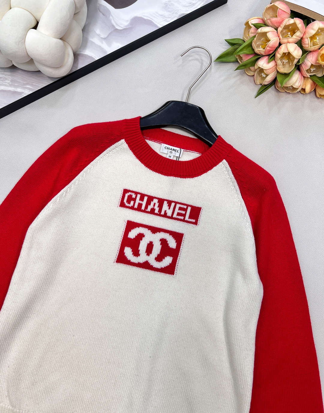 🆕 CHANEL 拼色立体提花logo羊毛针织衫正中间立体logo提花 休闲百搭气质小香风针织上衣！与颜