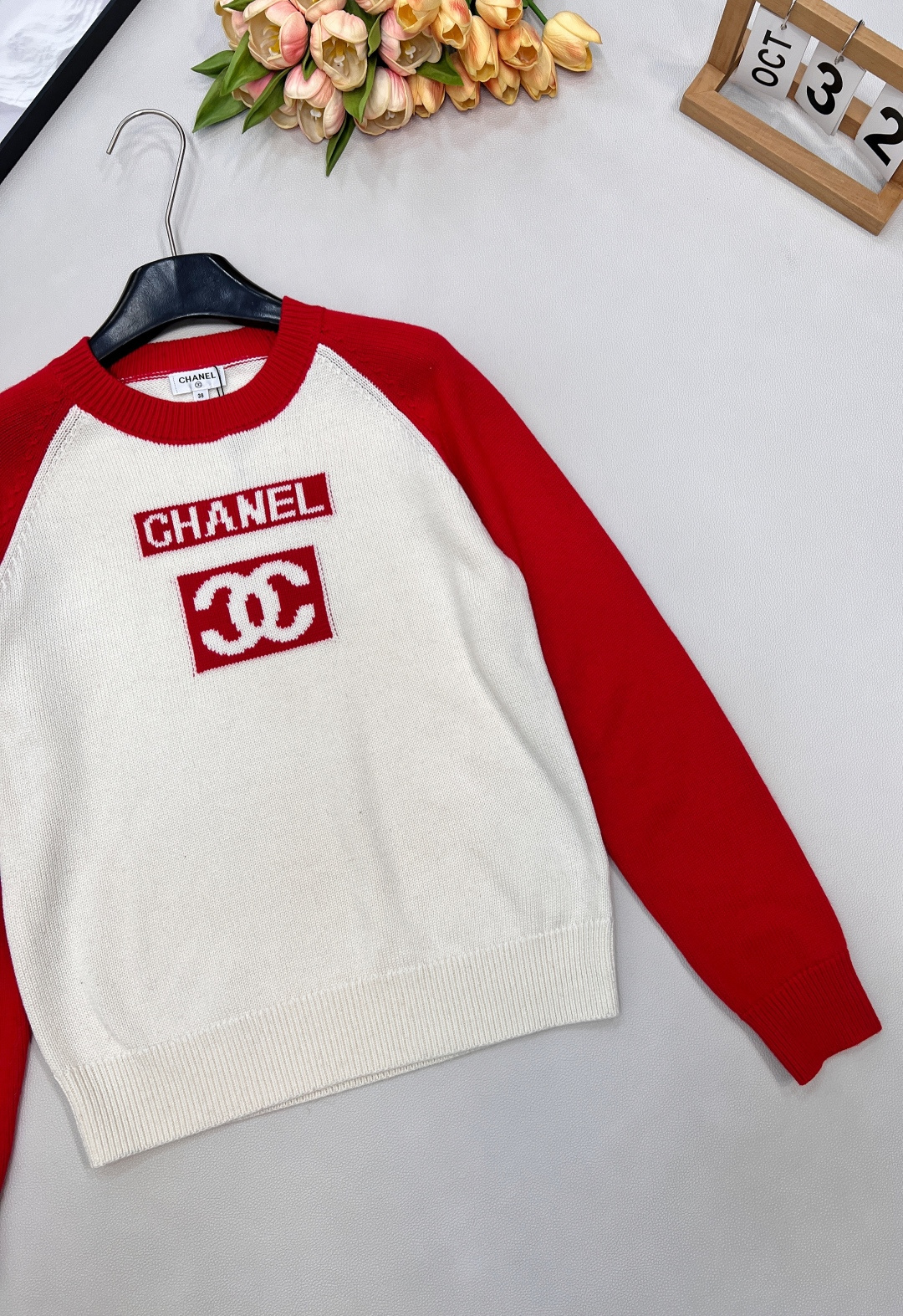 🆕 CHANEL 拼色立体提花logo羊毛针织衫正中间立体logo提花 休闲百搭气质小香风针织上衣！与颜
