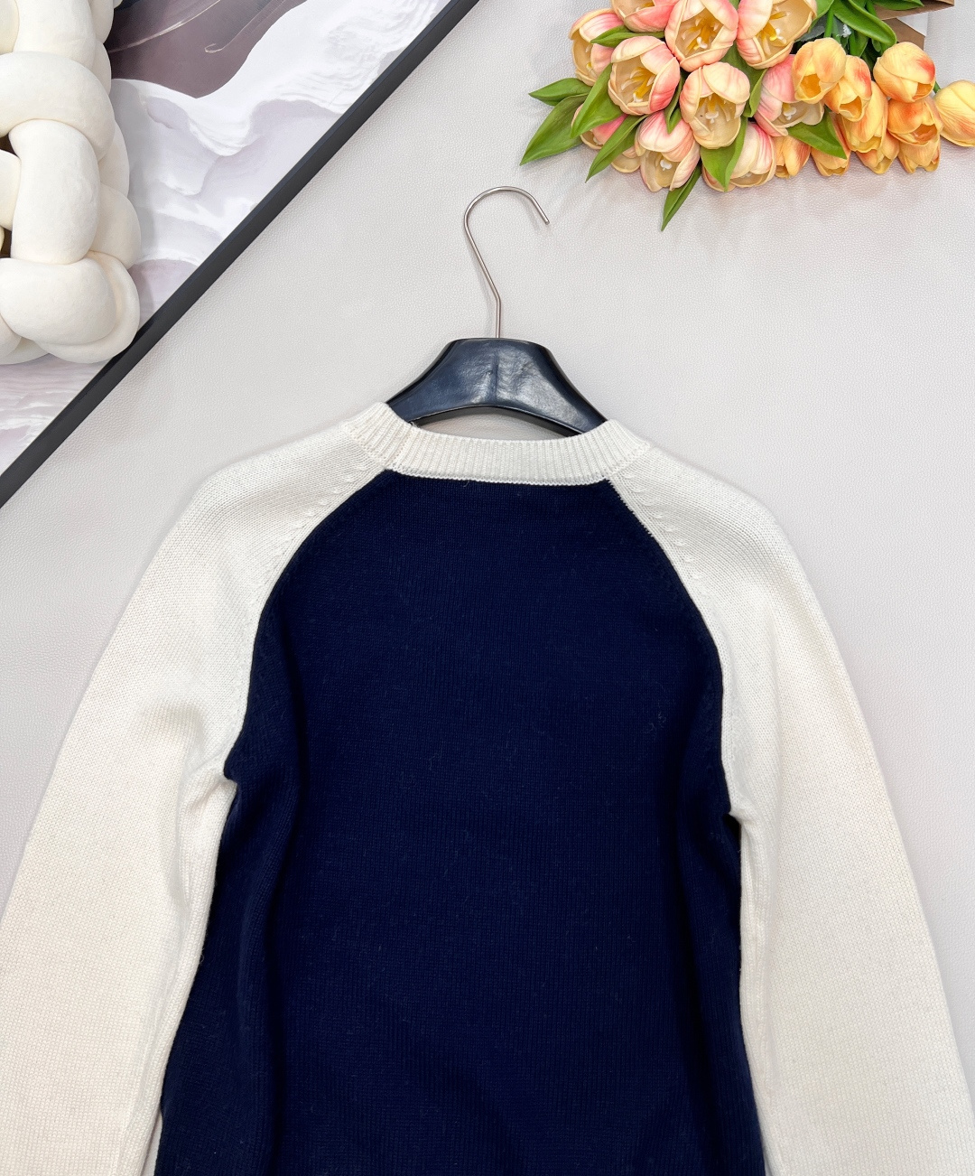 🆕 CHANEL 拼色立体提花logo羊毛针织衫正中间立体logo提花 休闲百搭气质小香风针织上衣！与颜