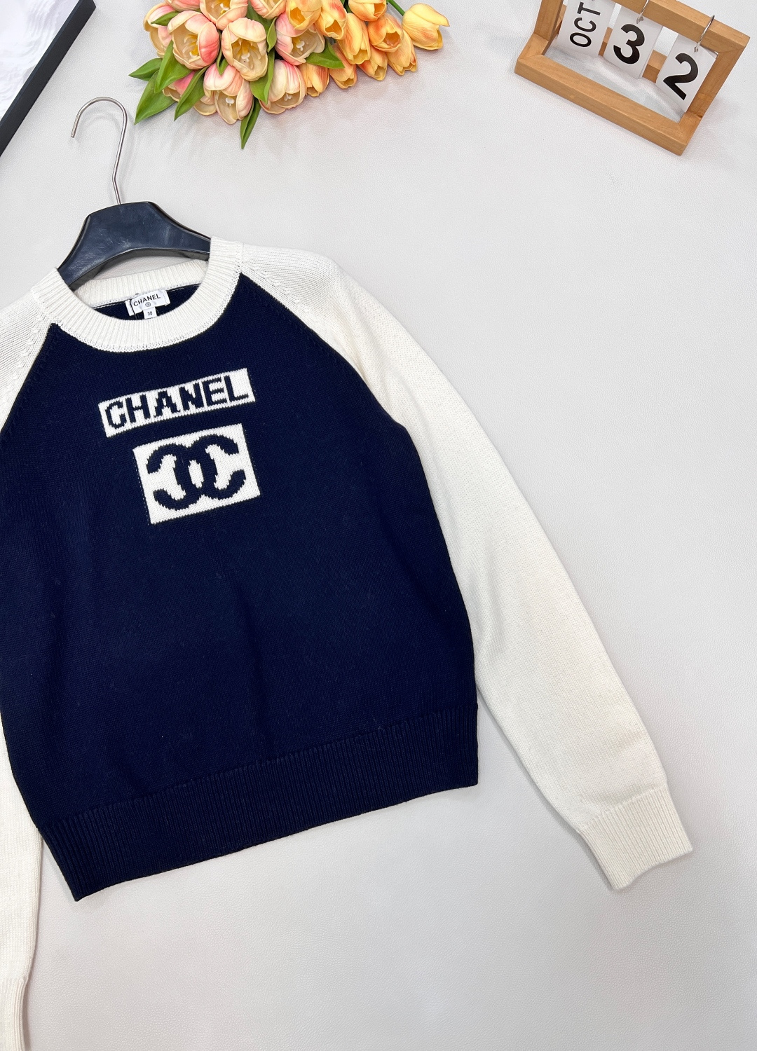 🆕 CHANEL 拼色立体提花logo羊毛针织衫正中间立体logo提花 休闲百搭气质小香风针织上衣！与颜
