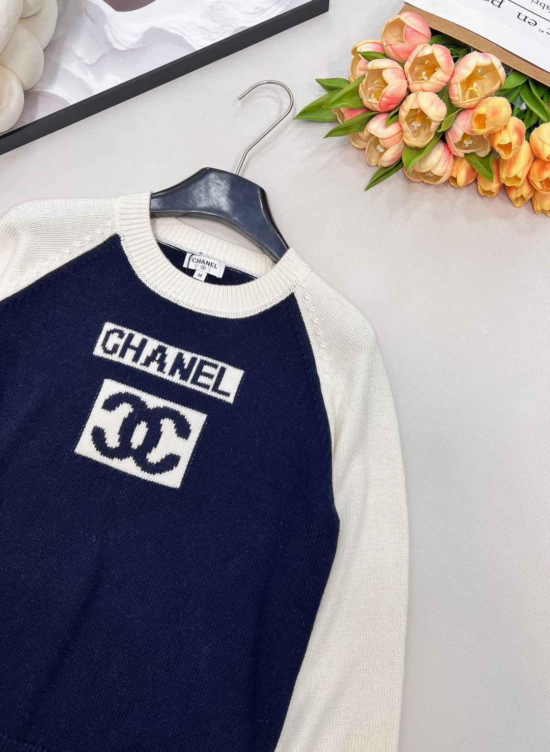 🆕 CHANEL 拼色立体提花logo羊毛针织衫正中间立体logo提花 休闲百搭气质小香风针织上衣！与颜