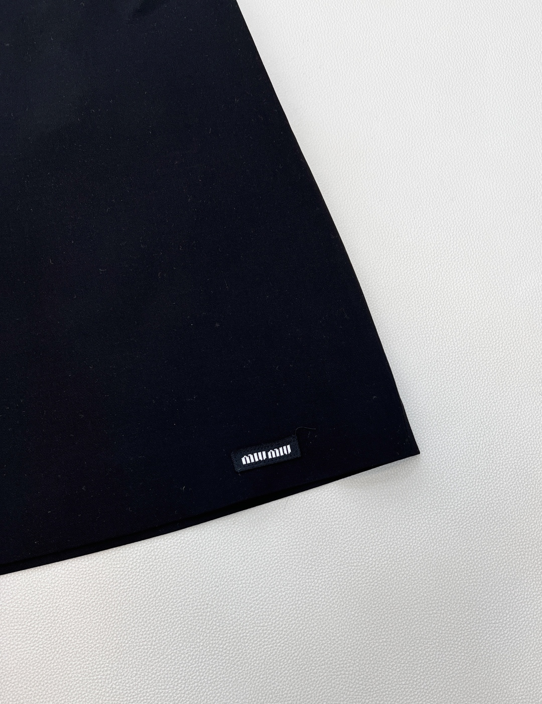 🆕Miumiu25Fw秋冬新款重工蝴蝶结钻黑色吊带迷你连衣裙丨⚠独家yb开发！顶级高版出品！缎面黑裙自带