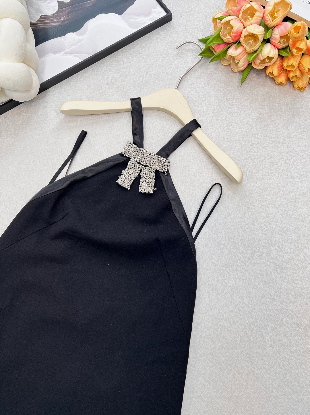 🆕Miumiu25Fw秋冬新款重工蝴蝶结钻黑色吊带迷你连衣裙丨⚠独家yb开发！顶级高版出品！缎面黑裙自带