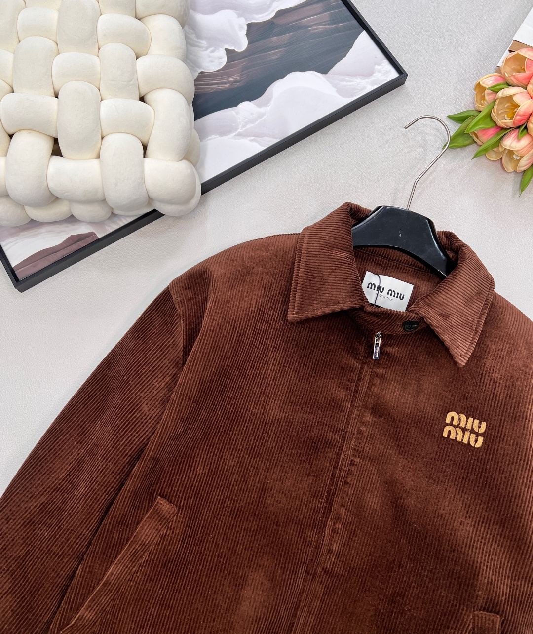 🆕MiuMiu25Fw秋冬新款复古焦糖棕灯芯绒拉链夹克外套🧥原版开发！高版出品！软糯的宽条灯芯绒自带绒面