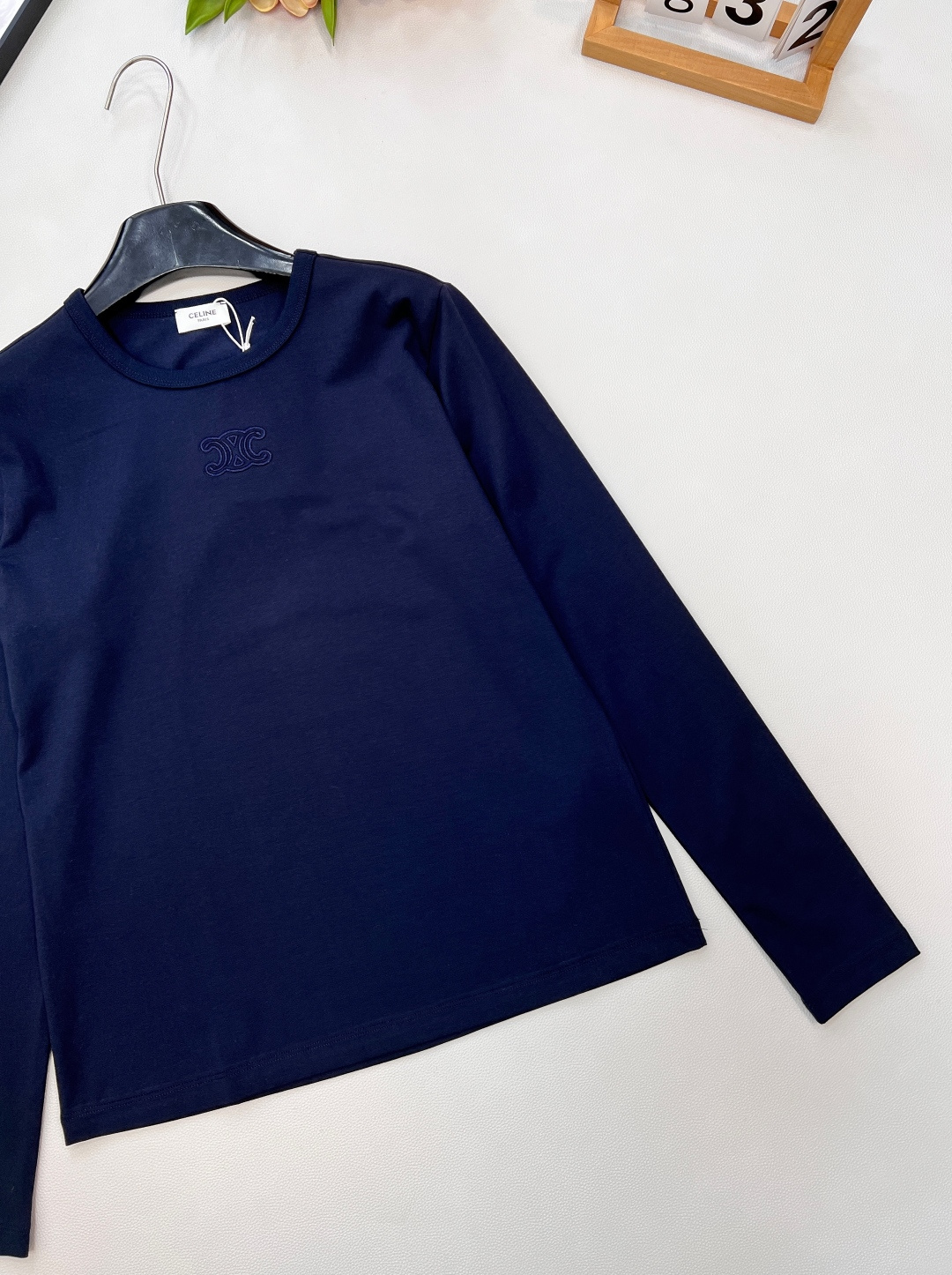🆕Celine2025新款圆领刺绣全棉长袖T恤，定制YB原生全棉材质，德国进口机器打造，超密度处理，质感