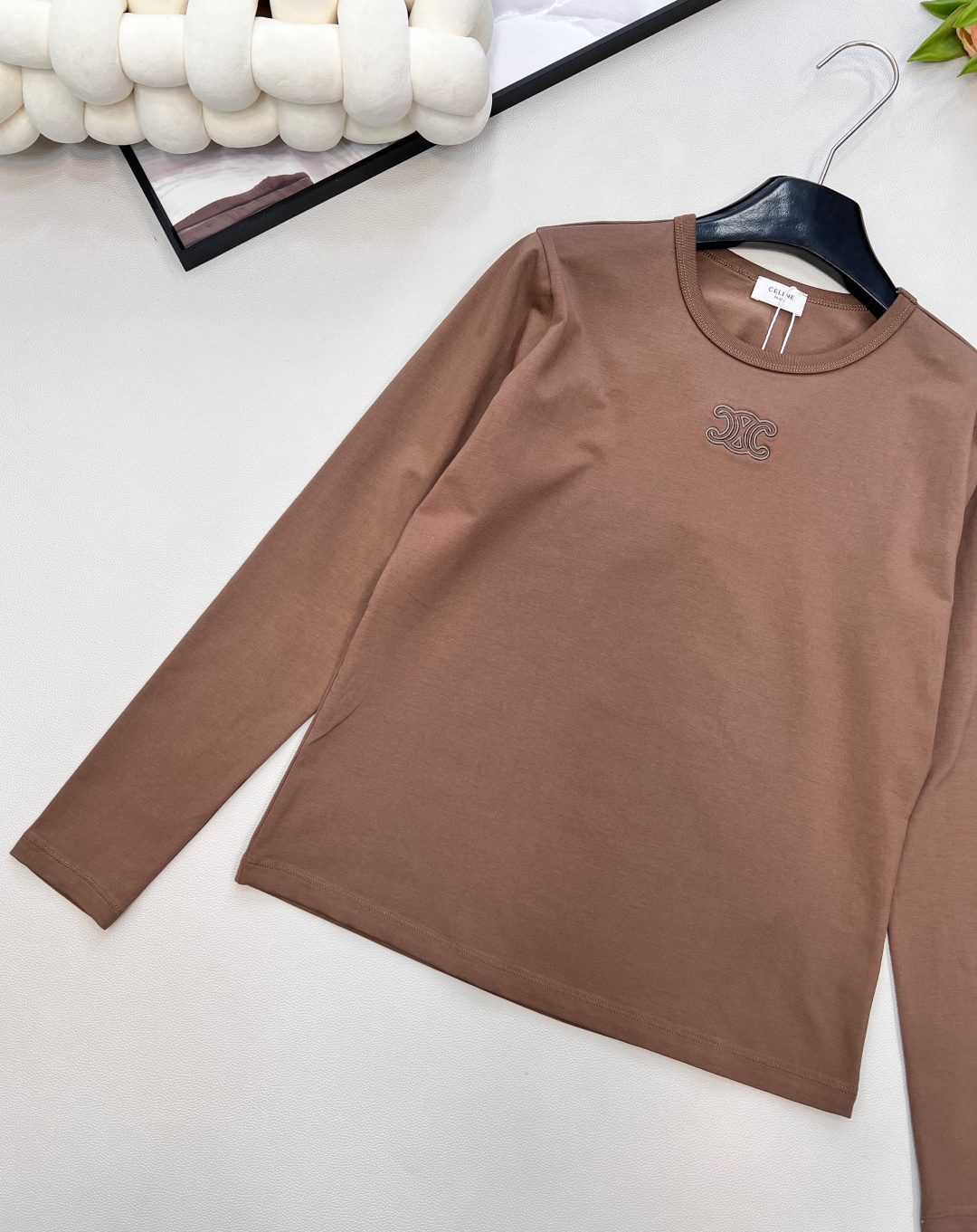 🆕Celine2025新款圆领刺绣全棉长袖T恤，定制YB原生全棉材质，德国进口机器打造，超密度处理，质感