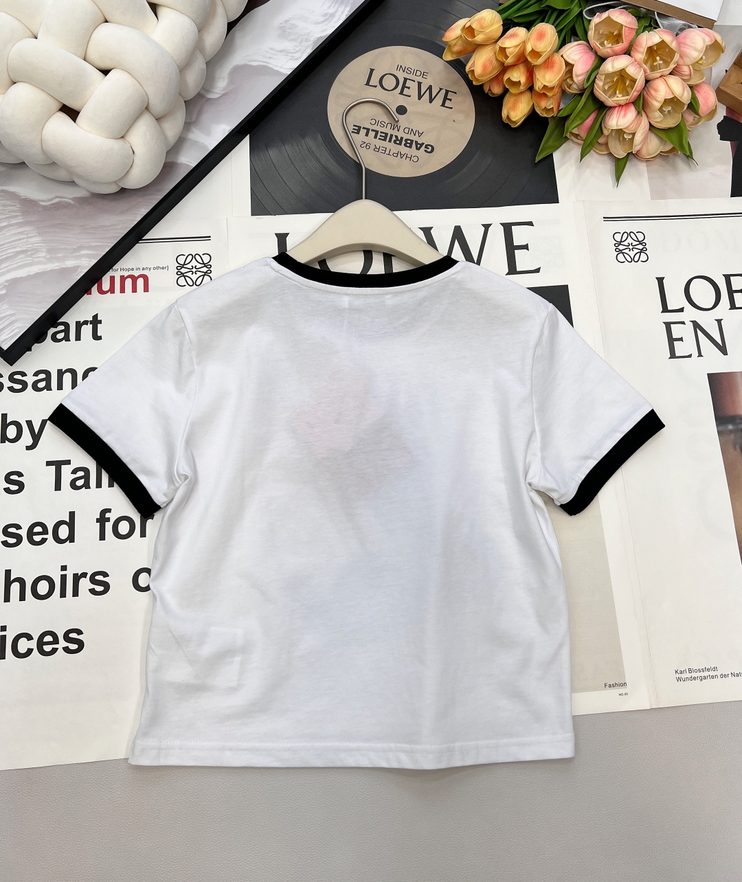 🆕 MIU MIU 徽标字母logo撞色圆领T恤胸口绣有品牌刺绣徽标图案 撞色描边设计 罗纹下摆，领口 