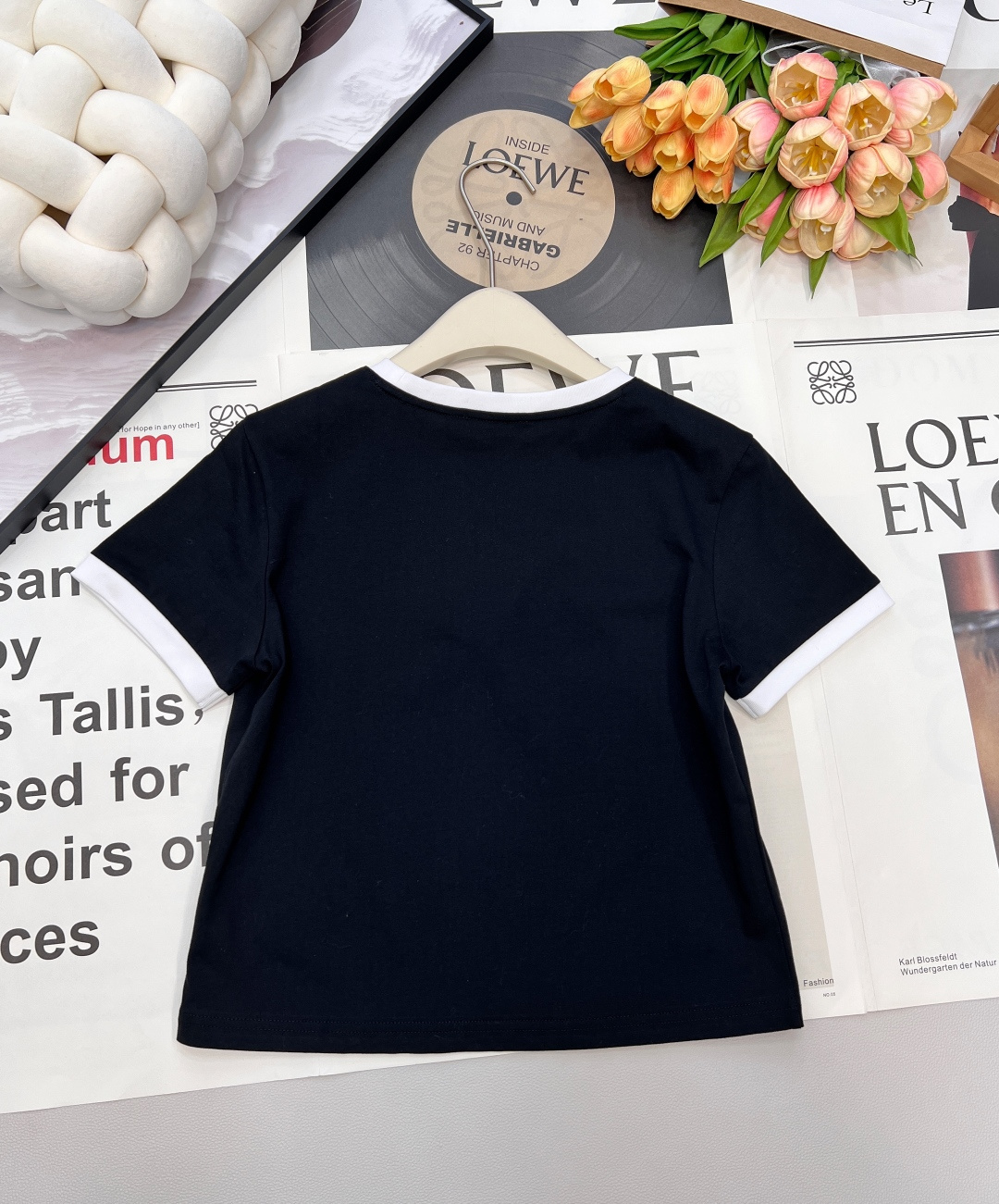 🆕 MIU MIU 徽标字母logo撞色圆领T恤胸口绣有品牌刺绣徽标图案 撞色描边设计 罗纹下摆，领口 