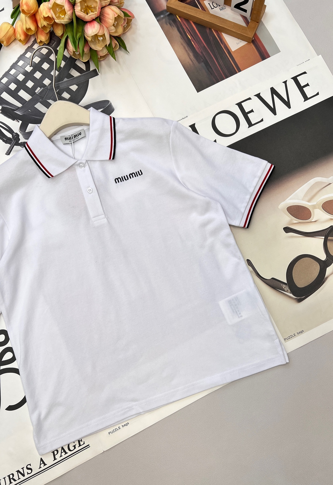 🆕MIU MIU春夏新款青春活力学院风撞色边翻领短袖POLO衫▪️定制珠地棉织造，质感高级，舒适柔软，翻